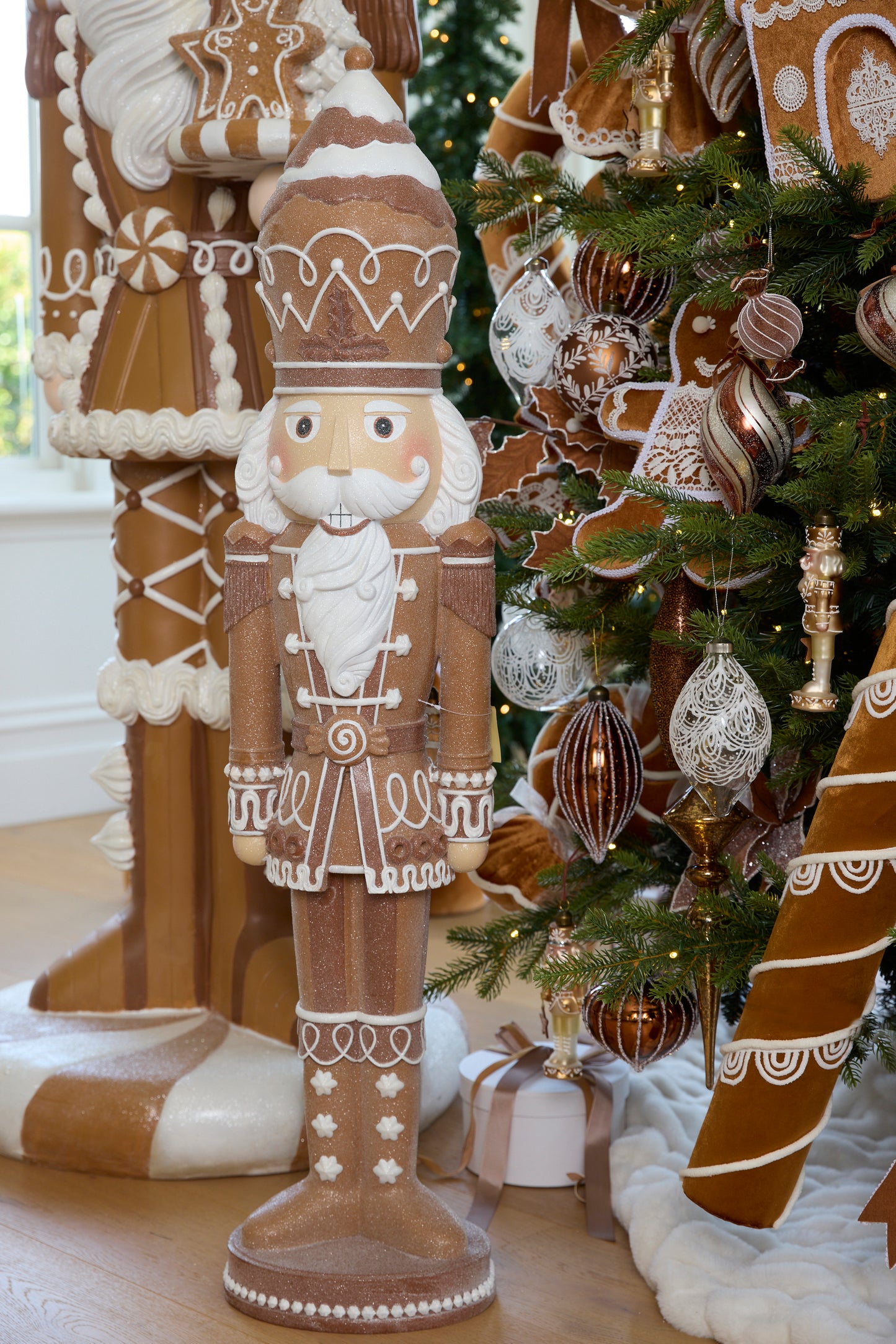 GINGERBREAD SWIRL DROP BAUBLE