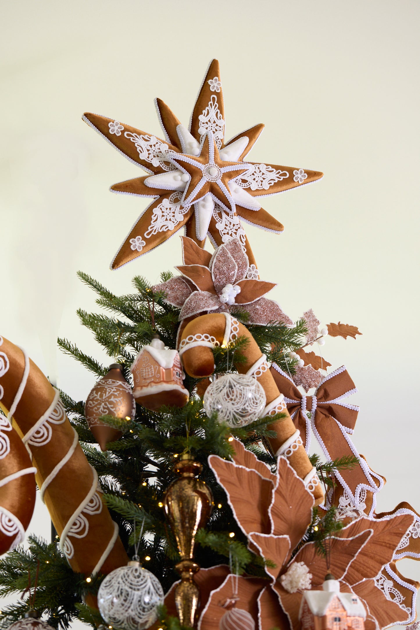 LACE GINGERBREAD SNOWFLAKE TREE TOPPER
