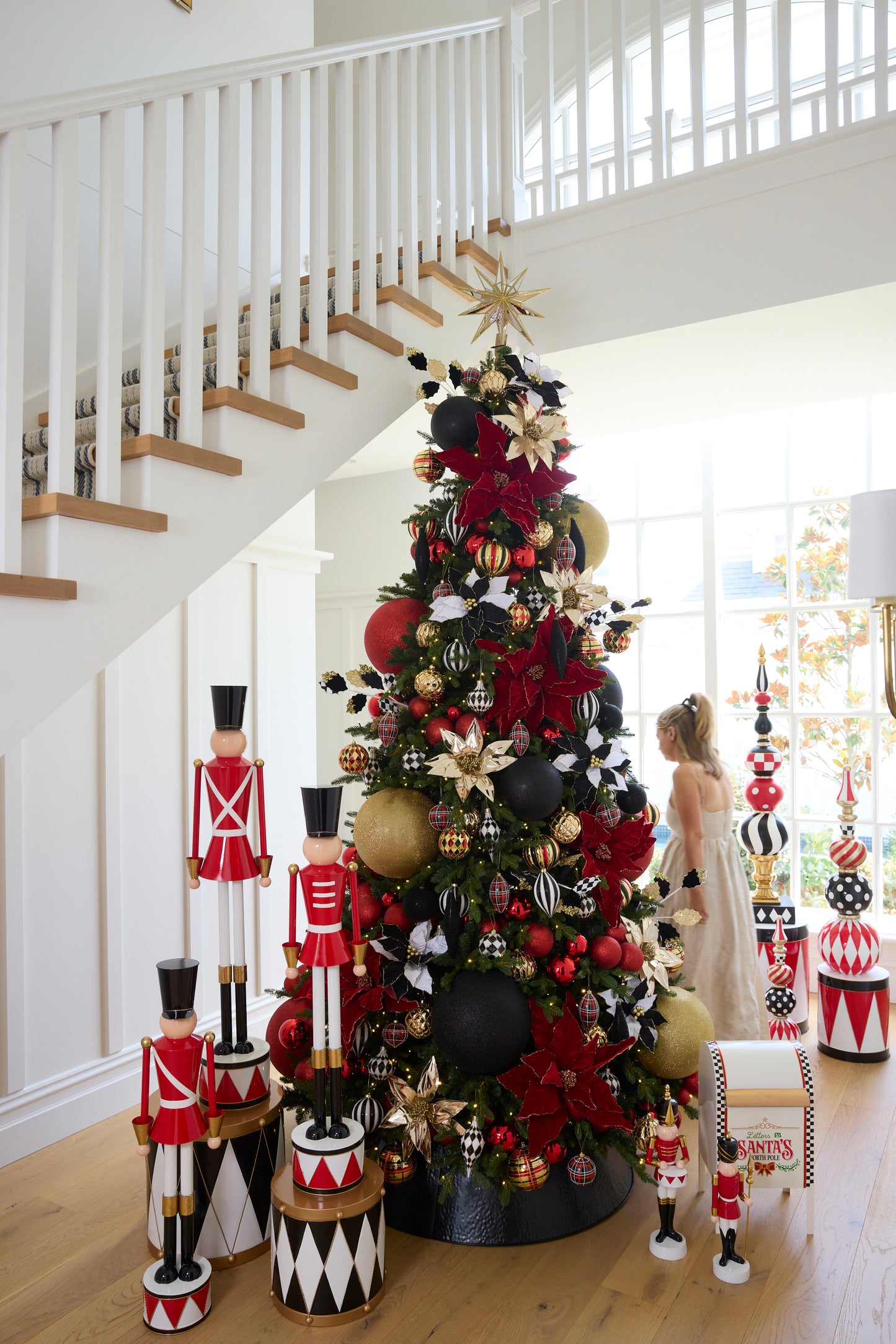 EMBOSSED BLACK TREE SKIRT