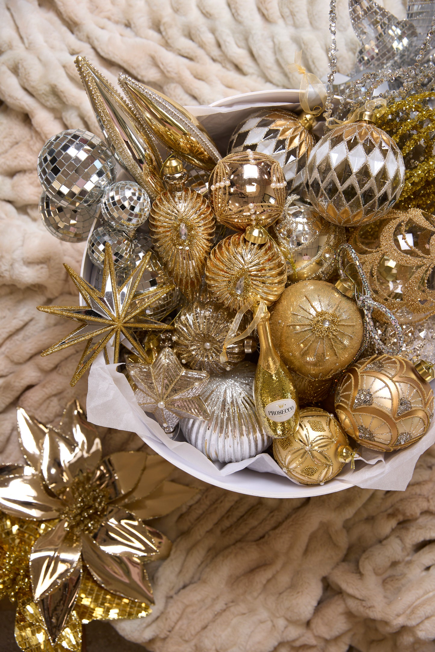 GOLD REGAL JEWEL TEAR DROP BAUBLE