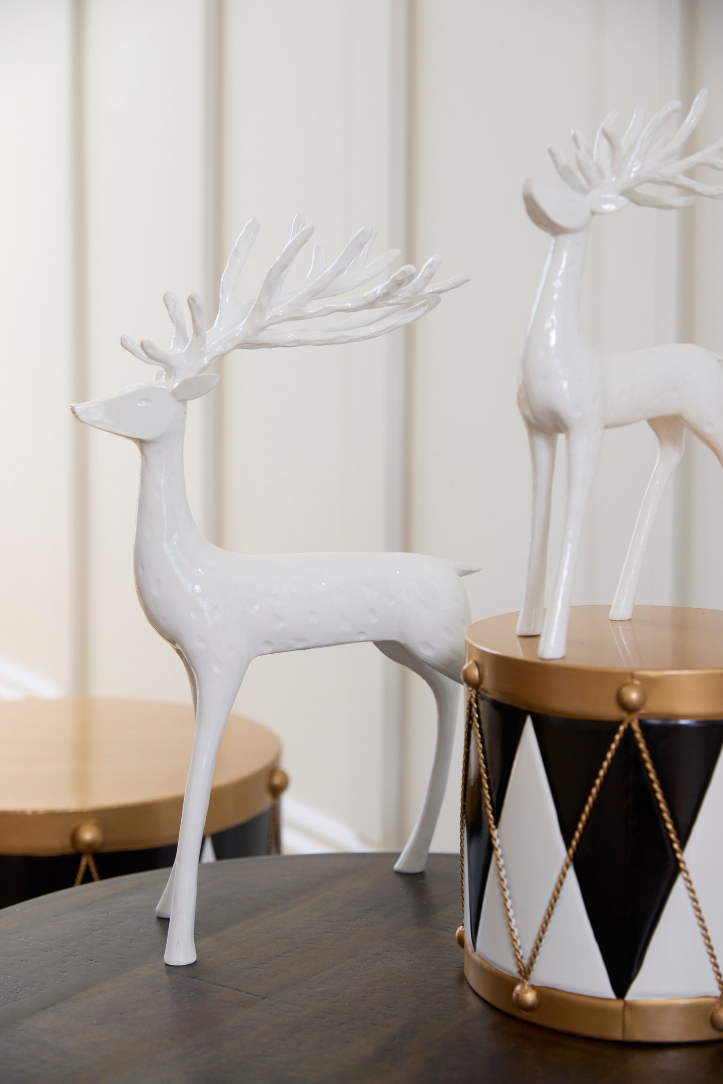 44.5 CM WHITE MINIMAL REINDEER