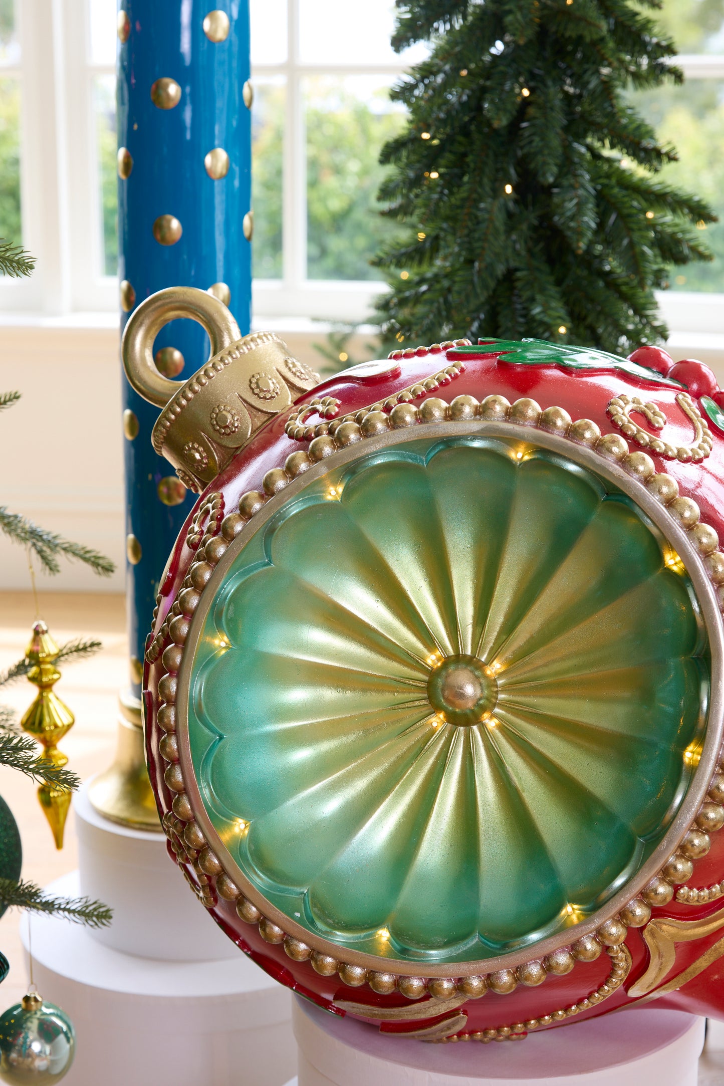 RED RETRO BAUBLE DÉCOR