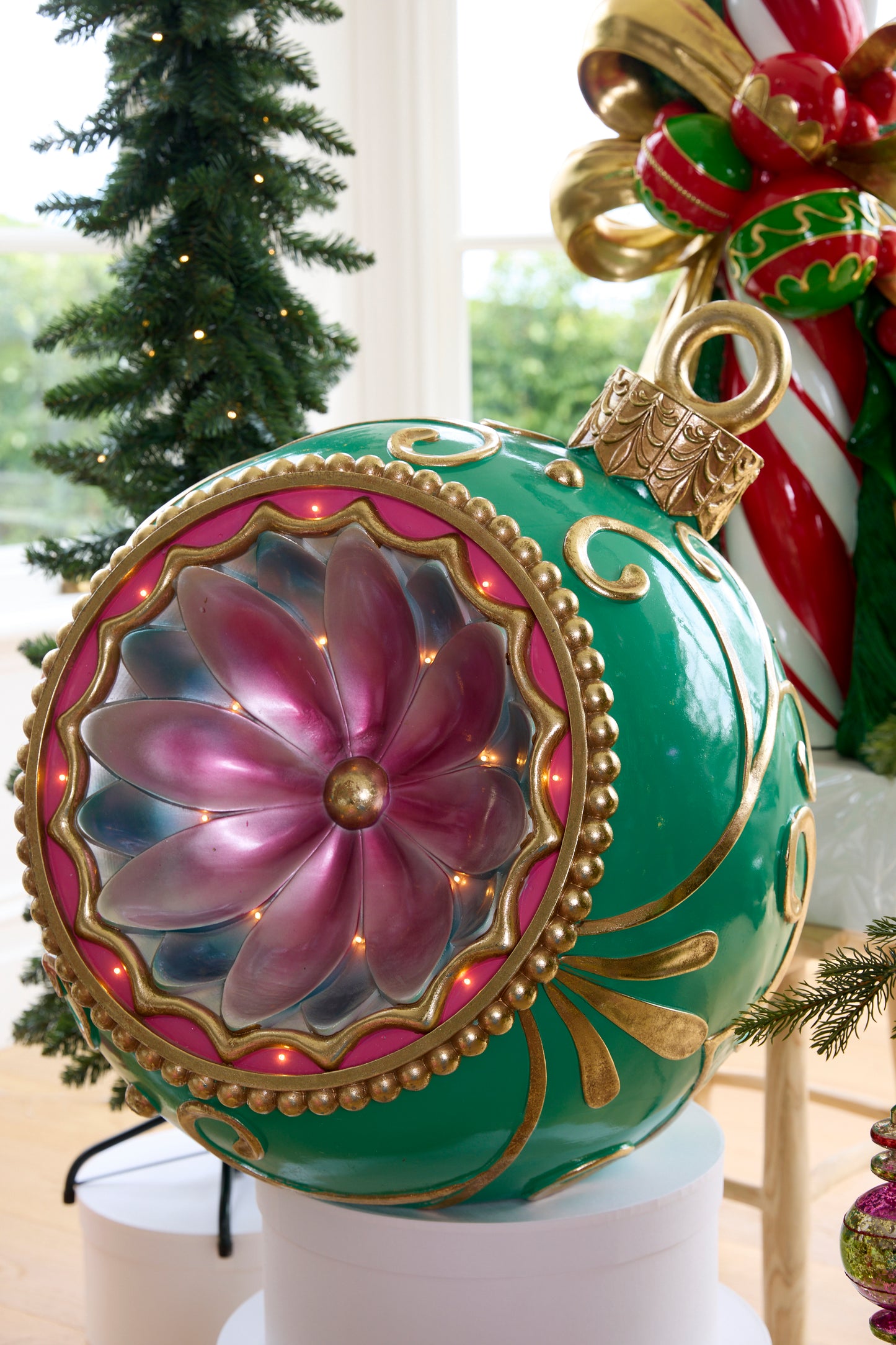 GREEN RETRO BAUBLE DÉCOR