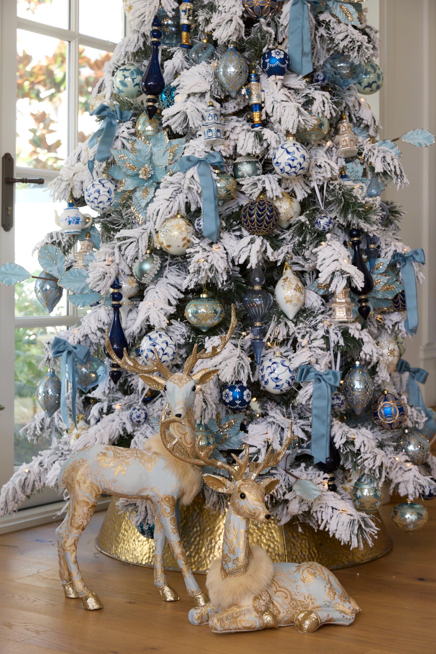 LIGHT BLUE VELVET LEAF SPRAY