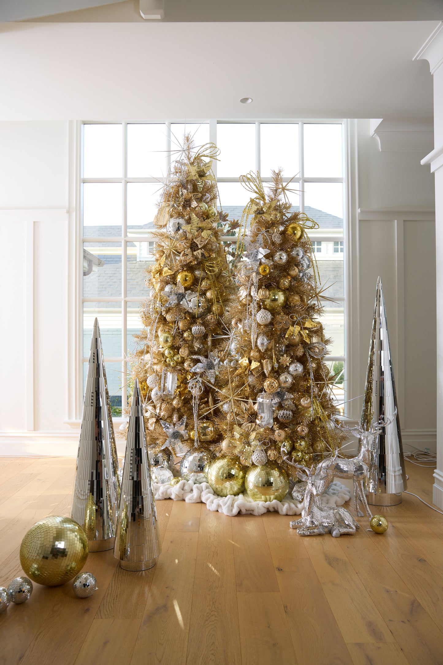 153 CM LUXE DISCO TREE