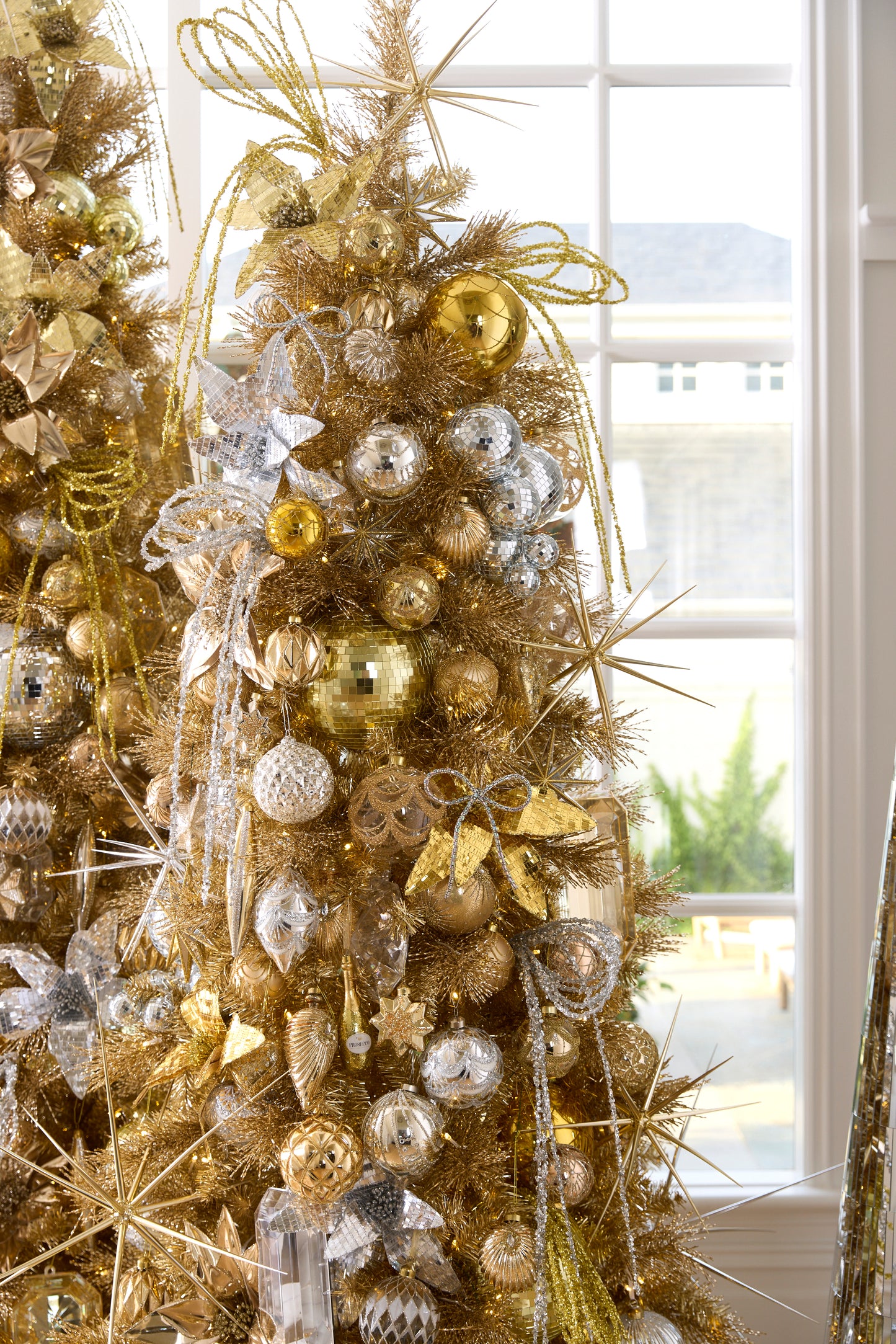 GOLD BEADED LOOP SPRAY