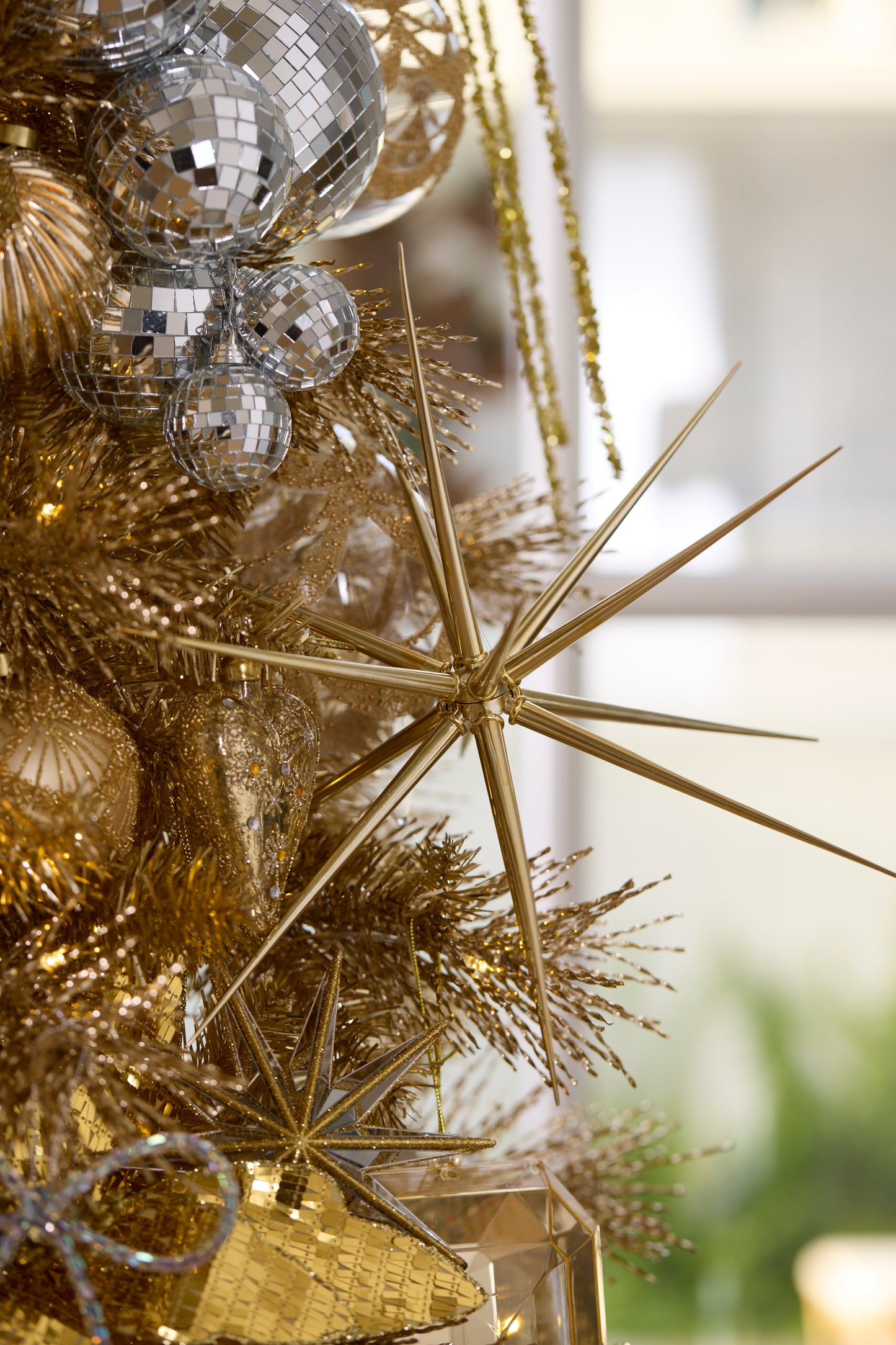 SMALL METALLIC GOLD STARBURST ORNAMENT