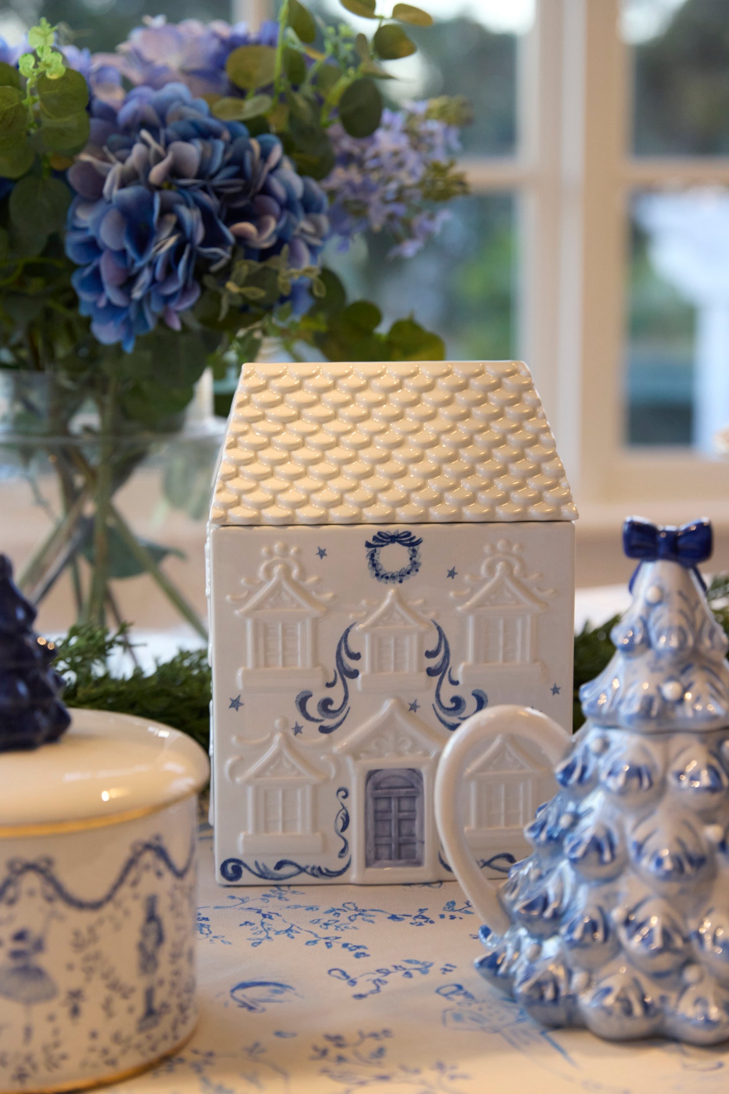 NUTCRACKER WONDERLAND COOKIE JAR