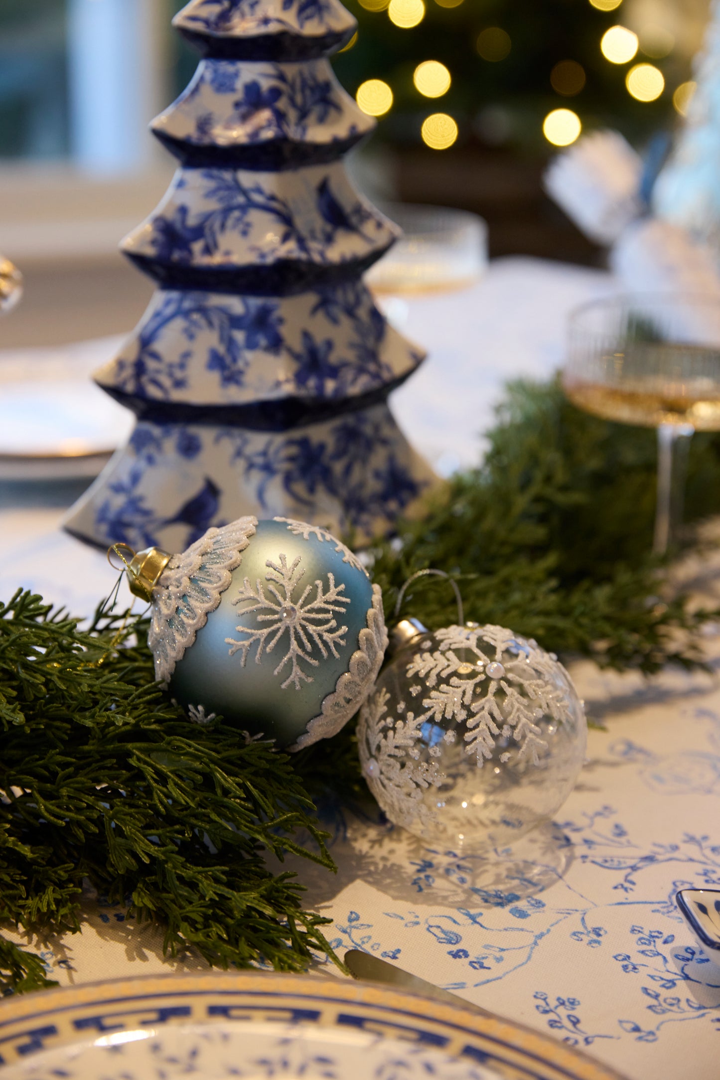 PIPED BLUE SNOWFLAKE BAUBLE