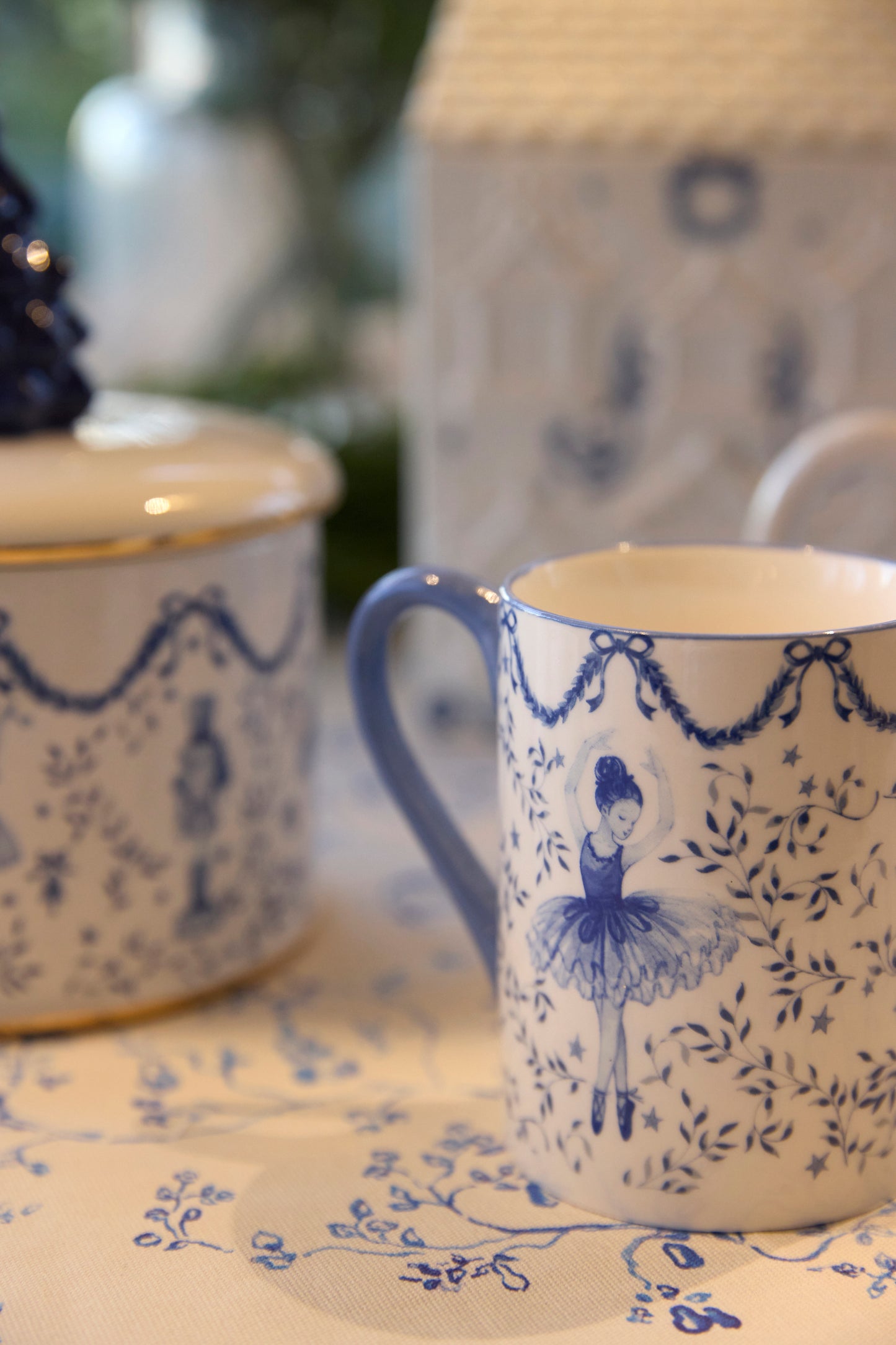 NUTCRACKER WONDERLAND MUG