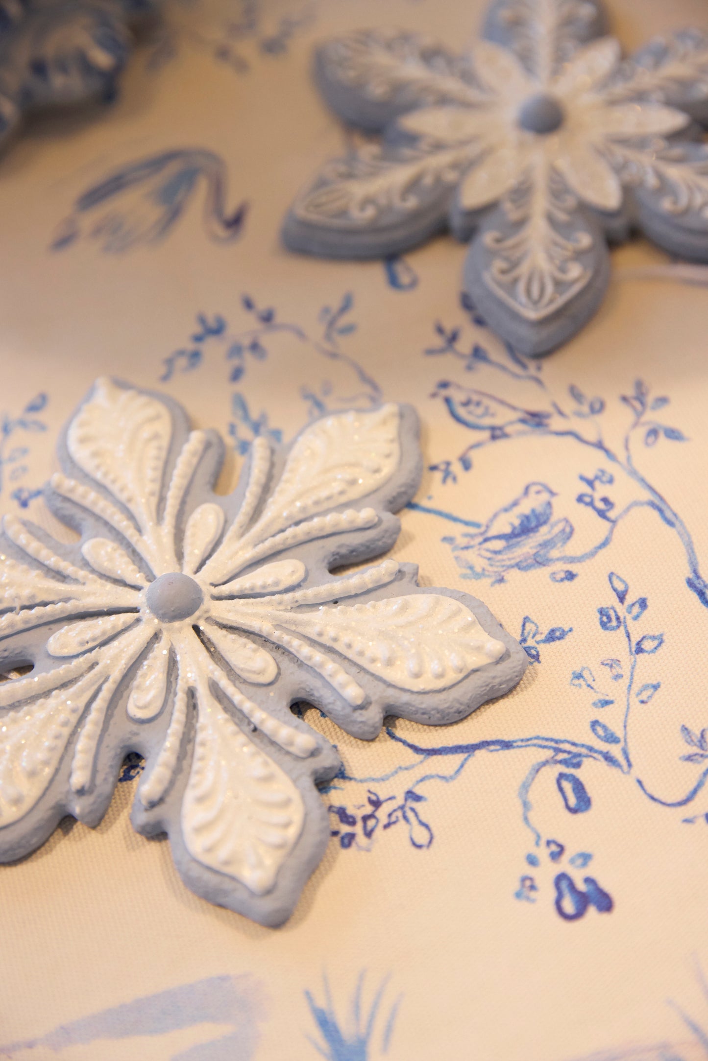 PIPED BLUE SNOWFLAKE COOKIE HANGING