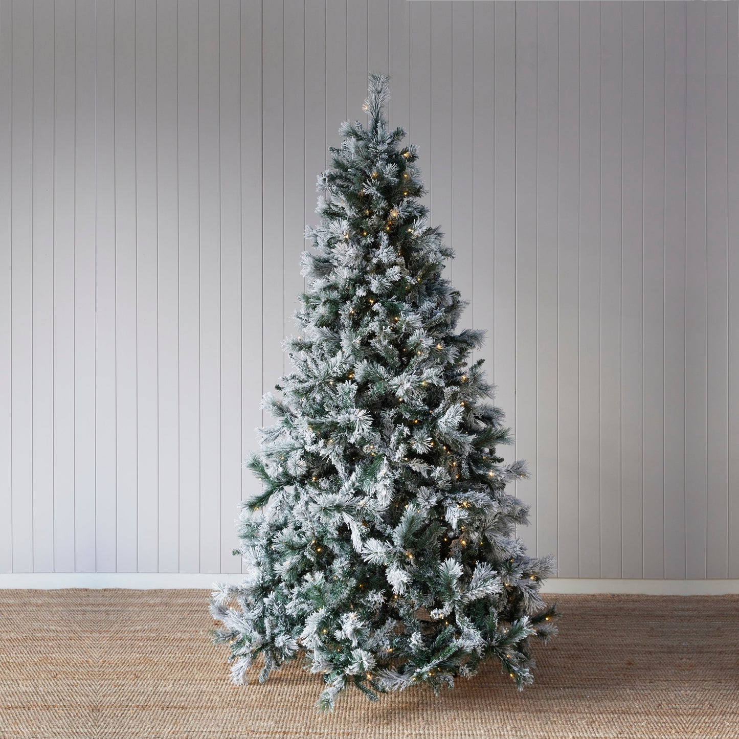 7.5 Ft. Douglas Fir Snow Tree - 420 LED