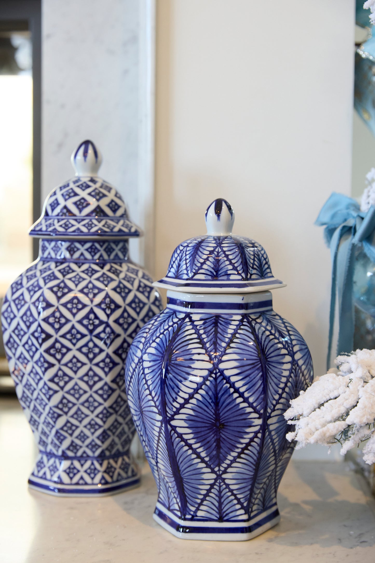 30.5 CM PATTERNED CHINOISERIE JAR