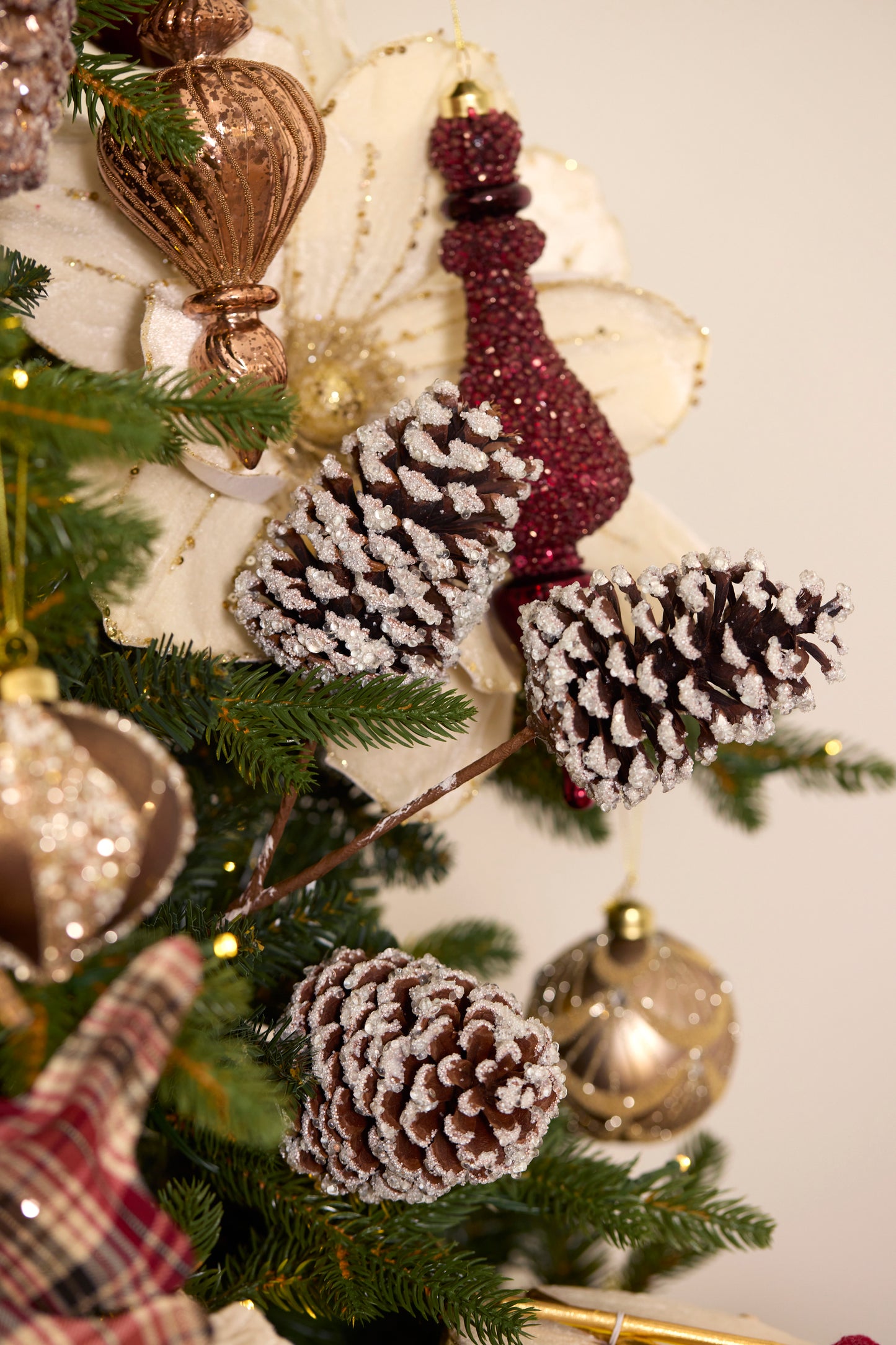 GLITTERED PINECONE PICK