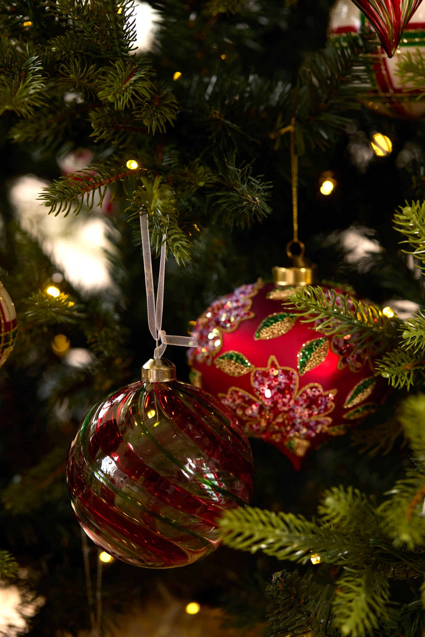MATTE BEADED POINSETTIA ONION BAUBLE