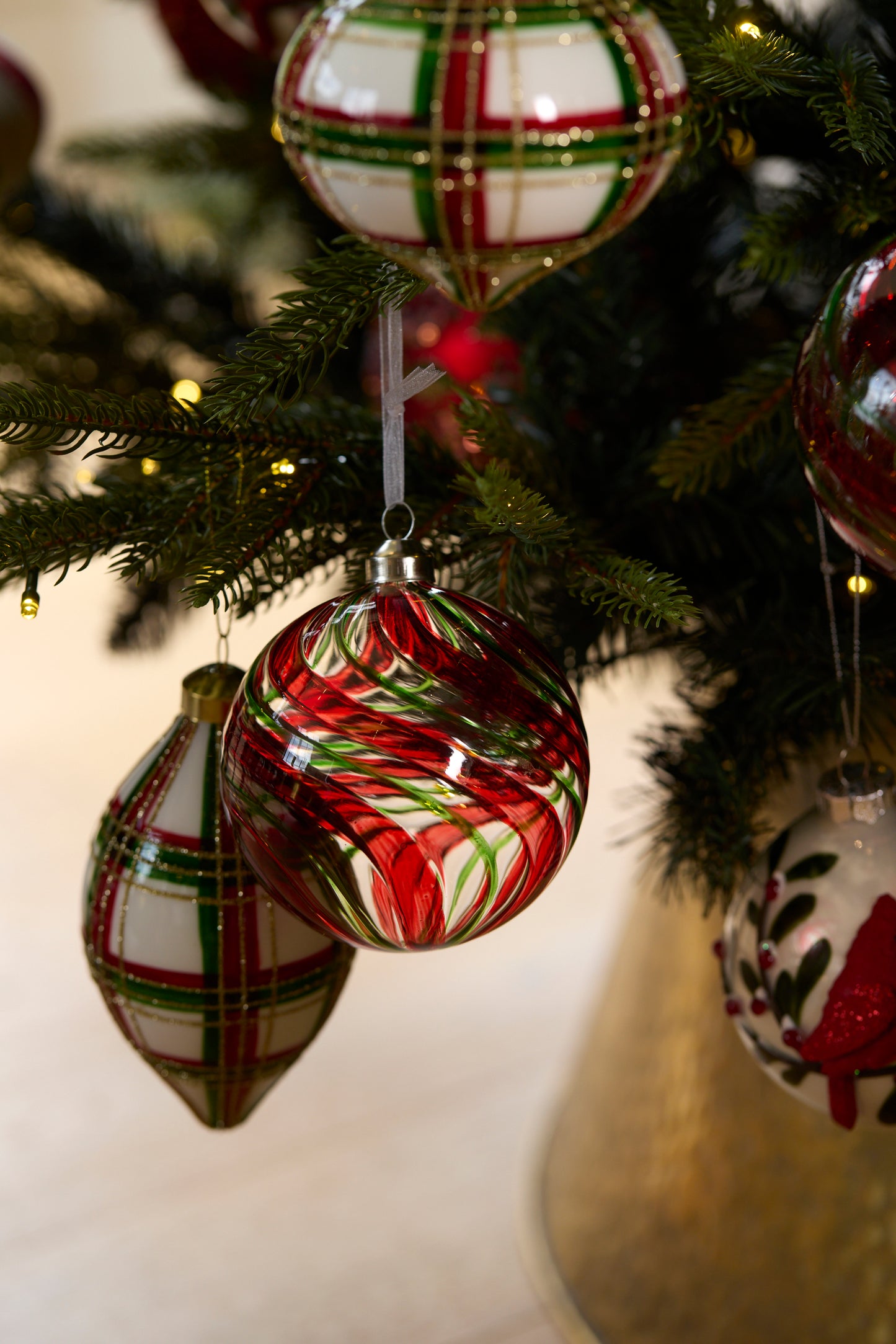 CLEAR PEPPERMINT SWIRL BAUBLE