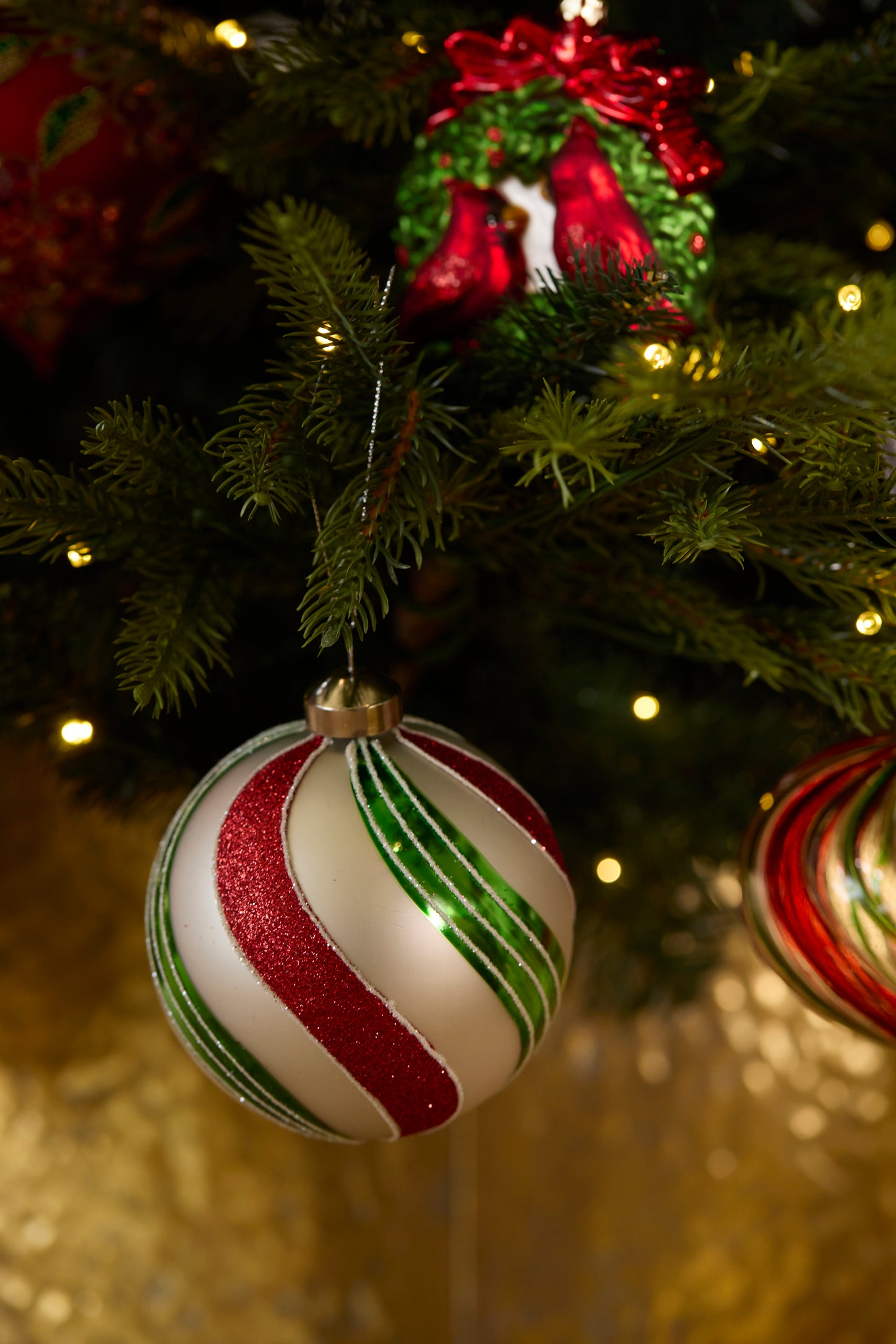 PEARL PEPPERMINT SWIRL BAUBLE