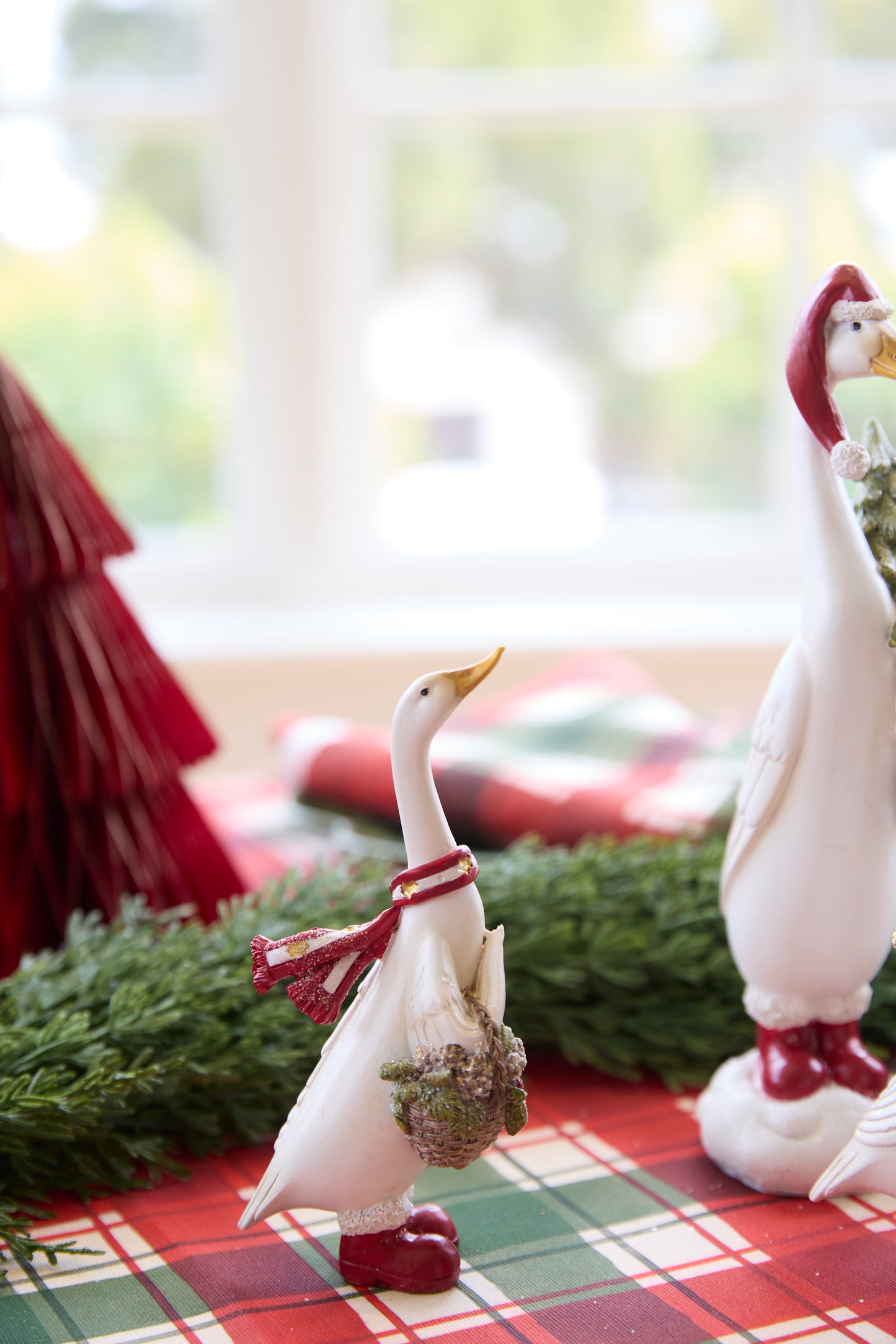 MINI FESTIVE DUCK WITH BASKET