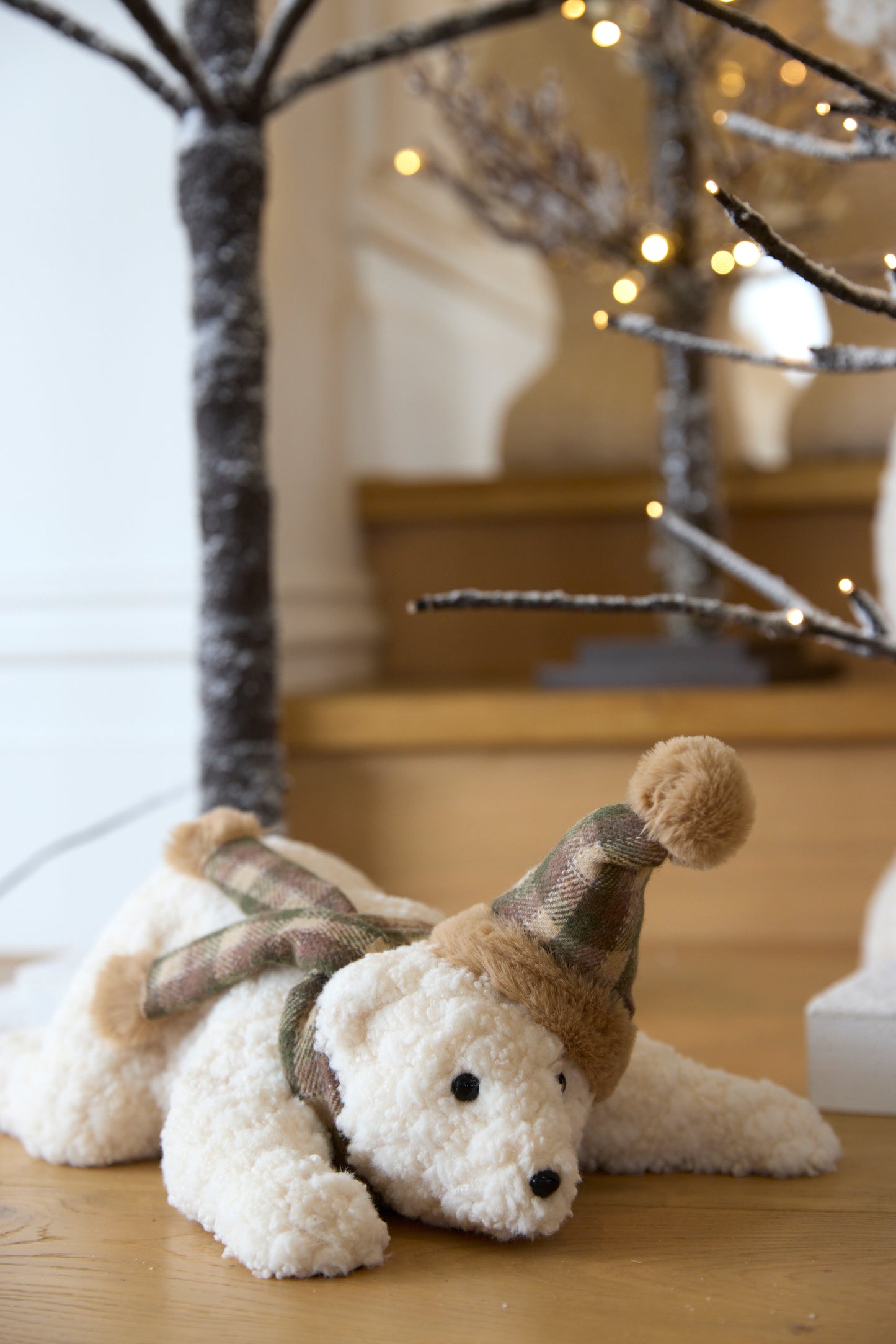 LYING BABY POLAR BEAR