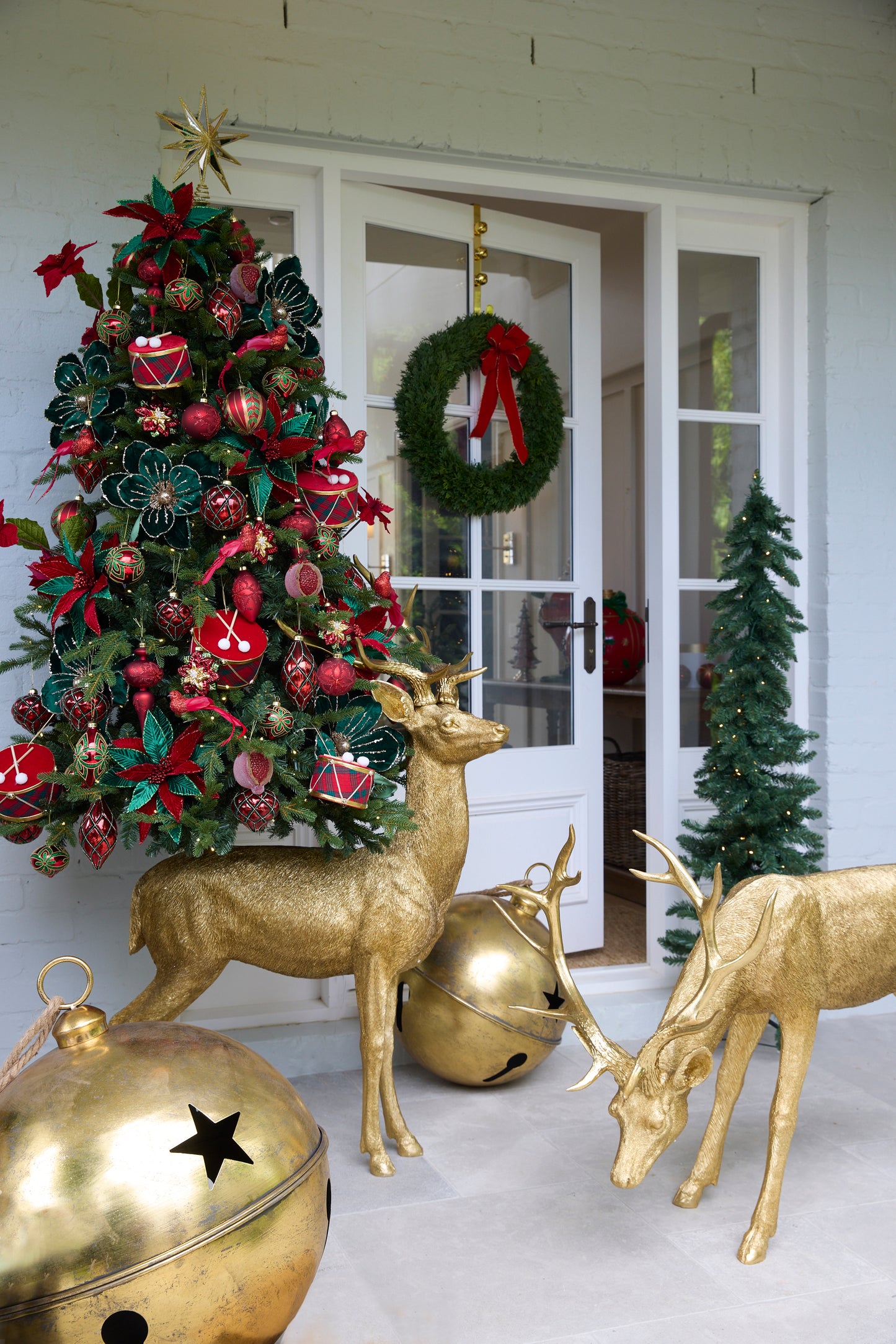 120 CM GOLD ETCHED REINDEER TREE STAND