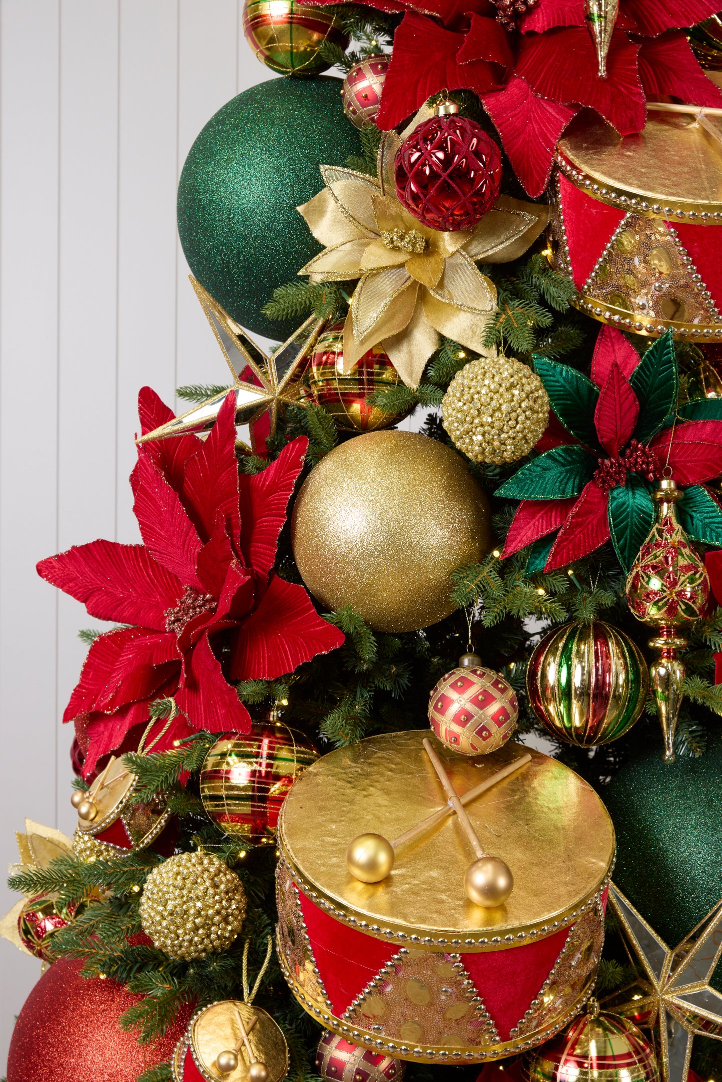 TRADITIONAL ORNAMENT PACKAGE - 7.5FT / 8FT