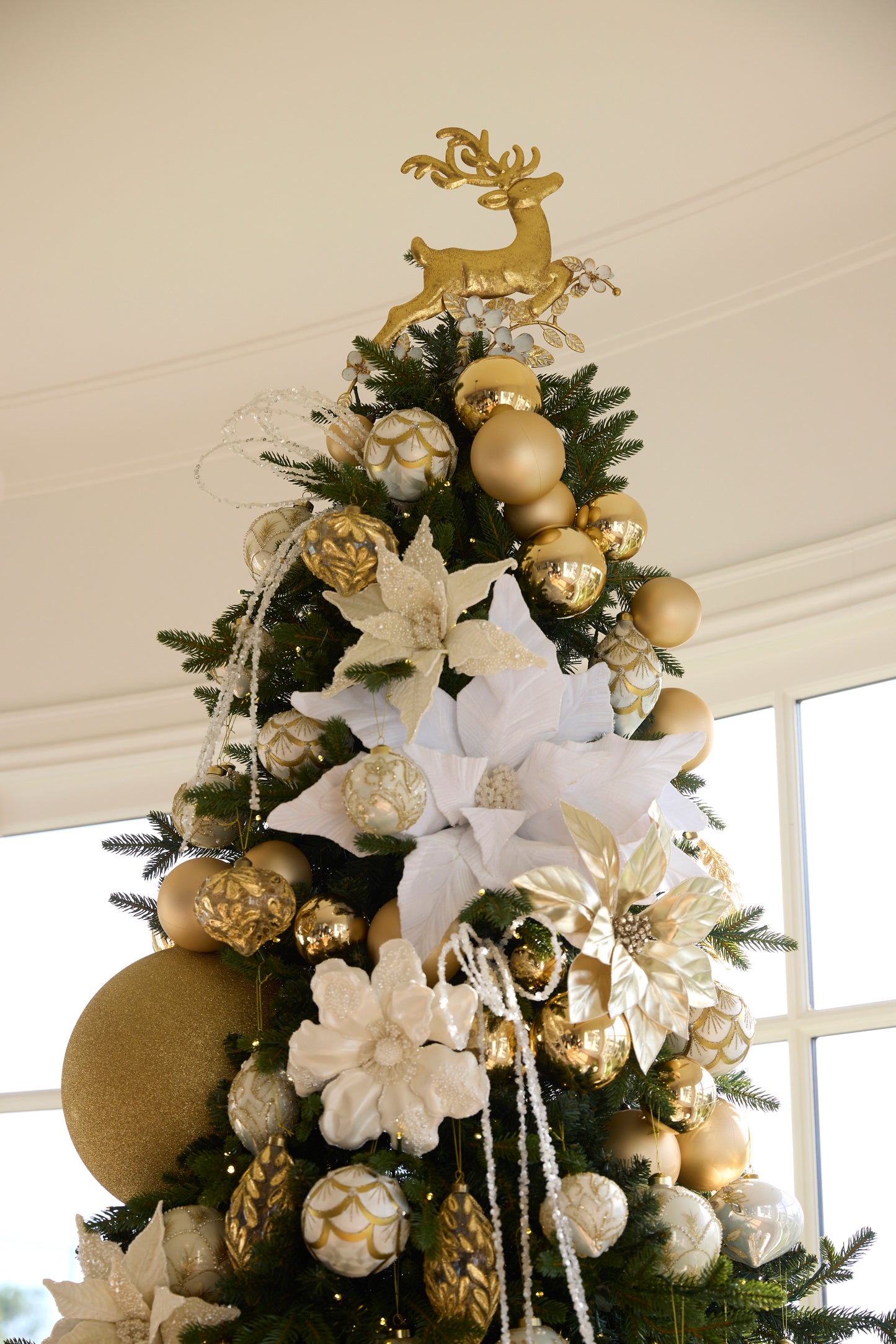 METAL REINDEER COTTON FLOWER TREE TOPPER