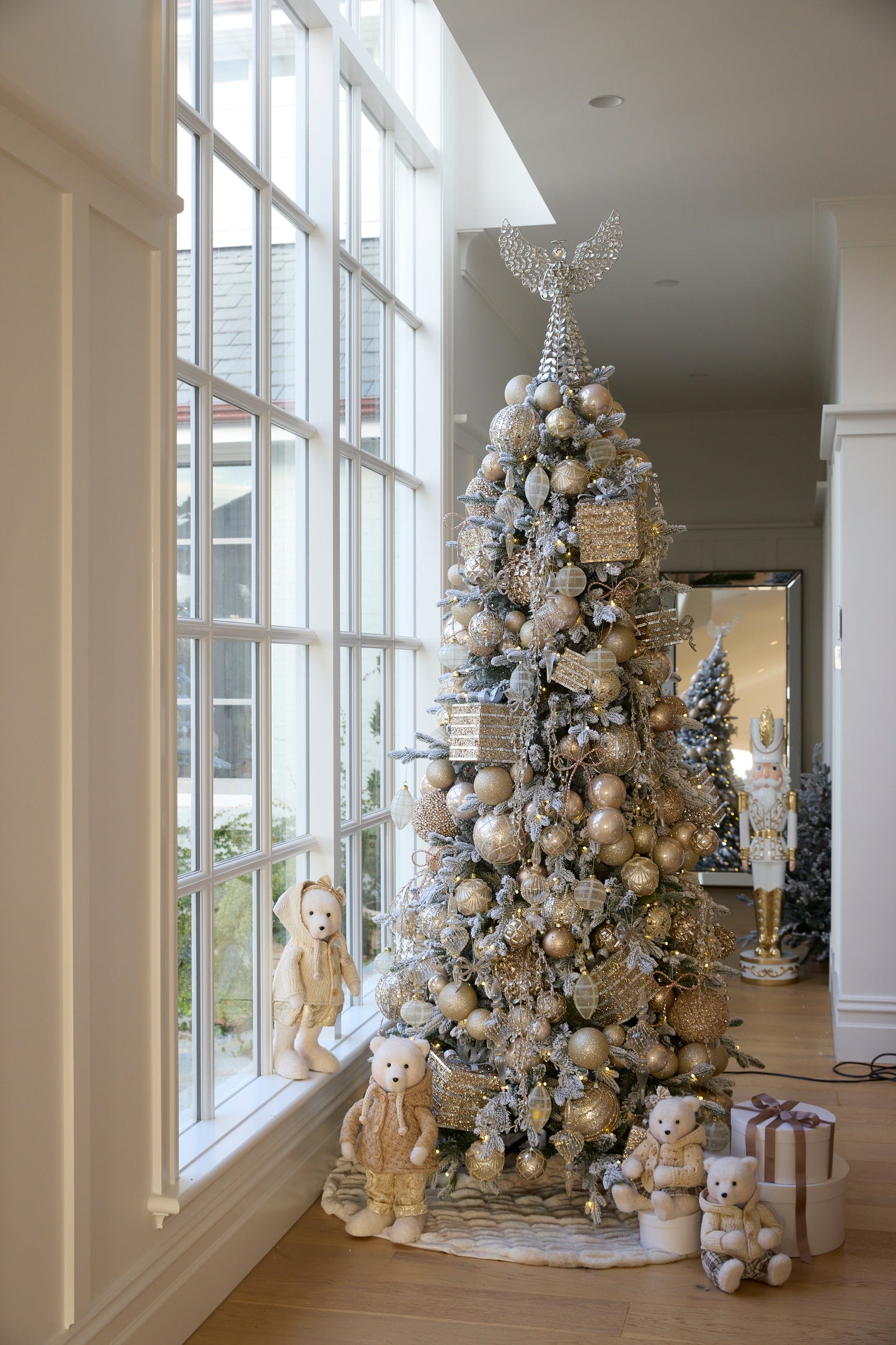 270CM CHAMPAGNE BAUBLE GARLAND