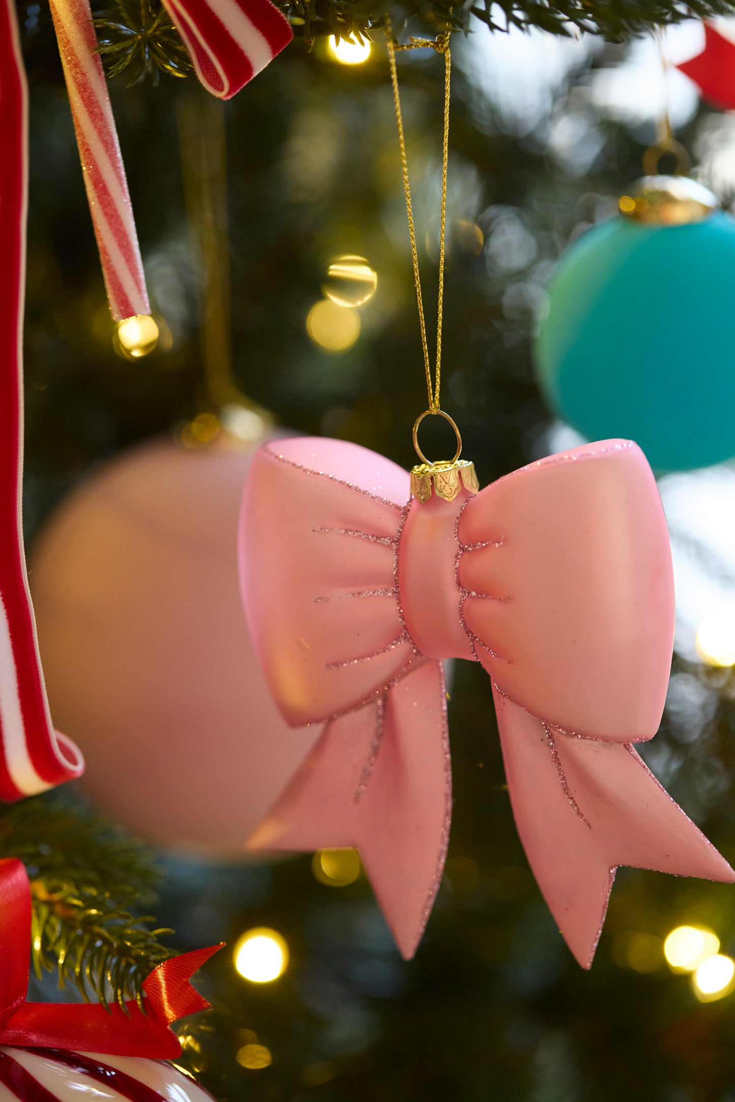 GLASS PINK BOW HANGING