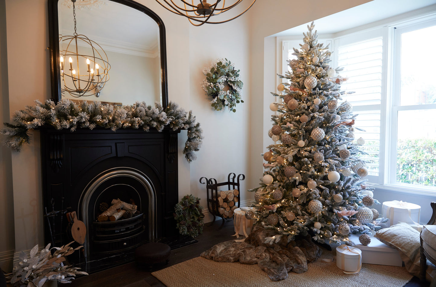 7.5 Ft Norwegian Pine Snow Tree - 800 Led