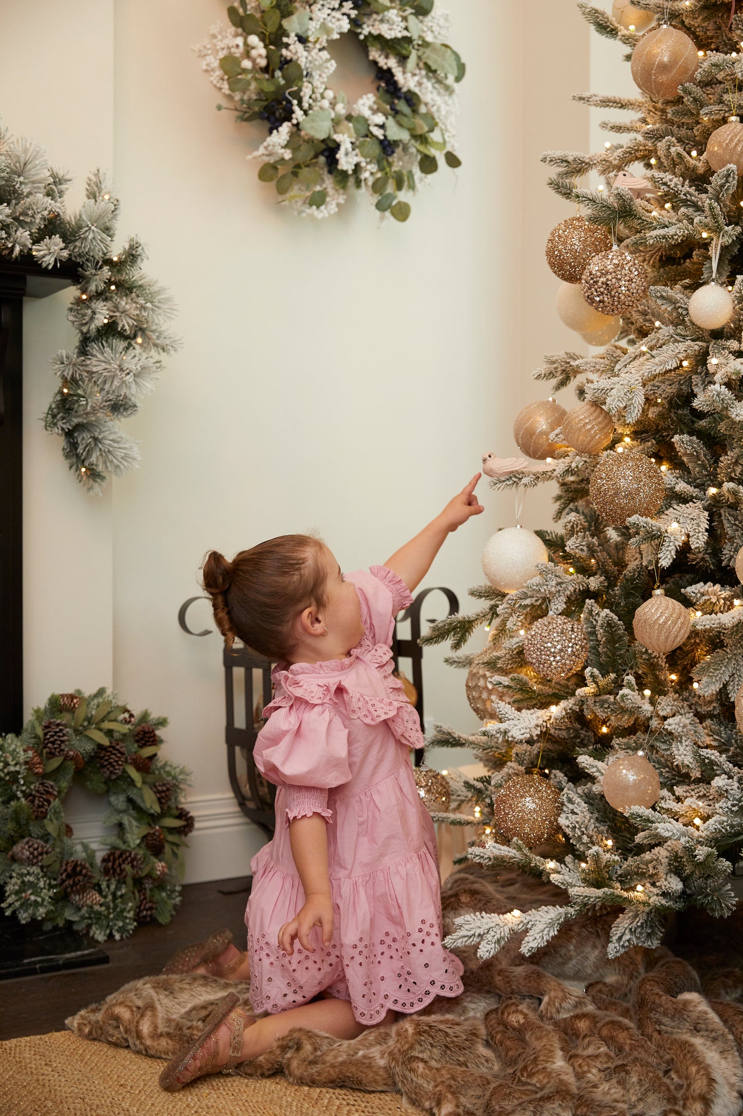 9 Ft Norwegian Pine Snow Tree - 1220 Led