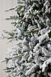 9 Ft Norwegian Pine Snow Tree - 1220 Led
