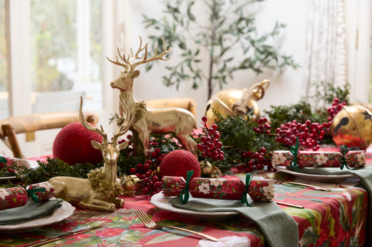 Celebrate Christmas Day with a Stunning Table Setting with Holly & Ivy