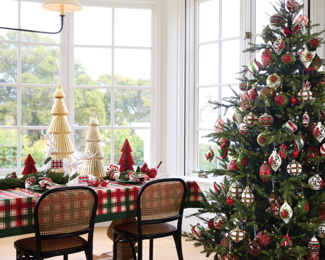 Luxury Entertaining: Setting a Christmas Table to Impress