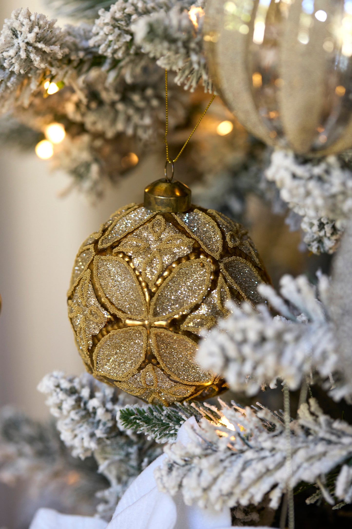 Vintage Gold Diamond Cut Bauble