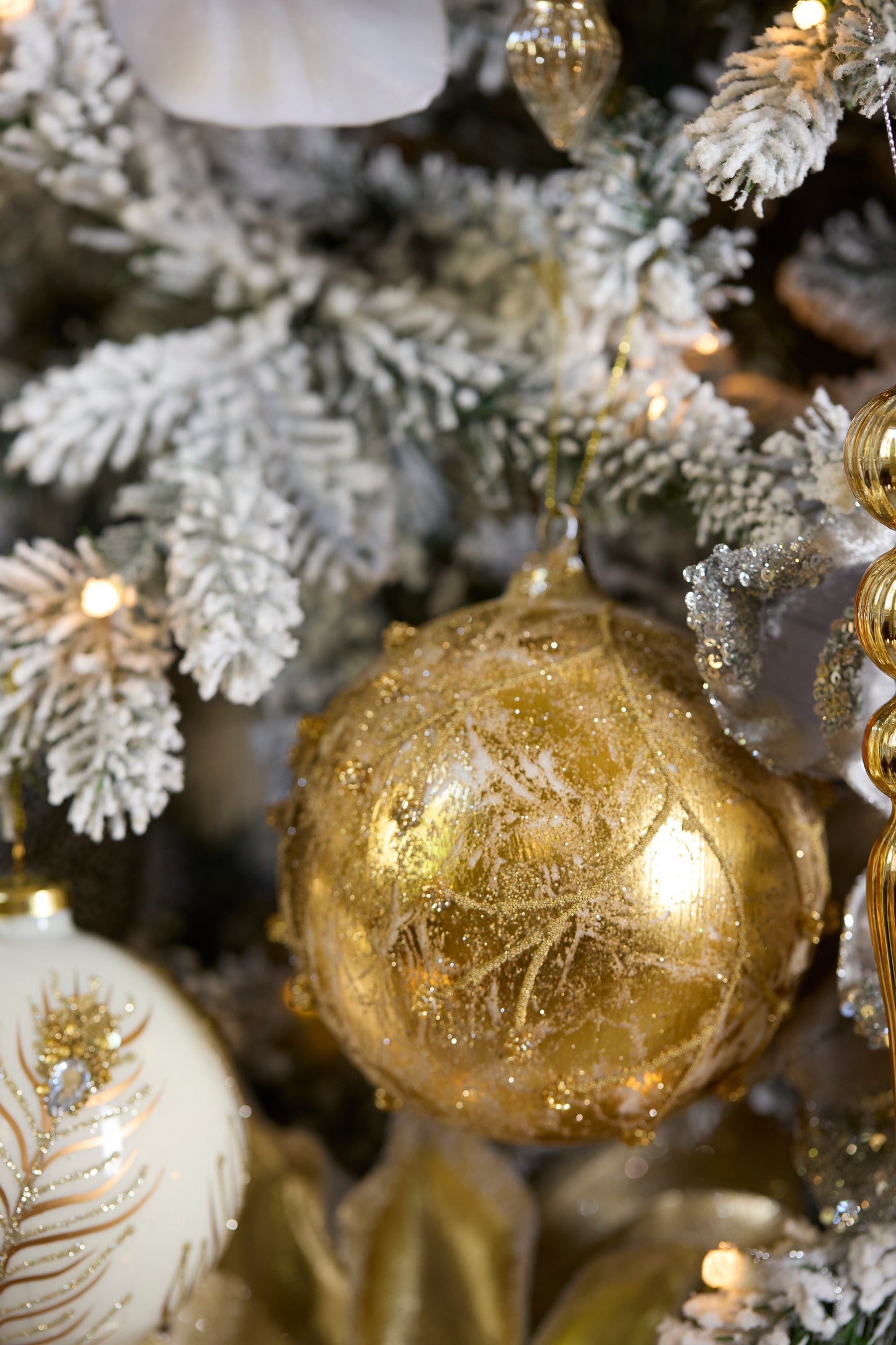 Frosted Gold Foliage Bauble