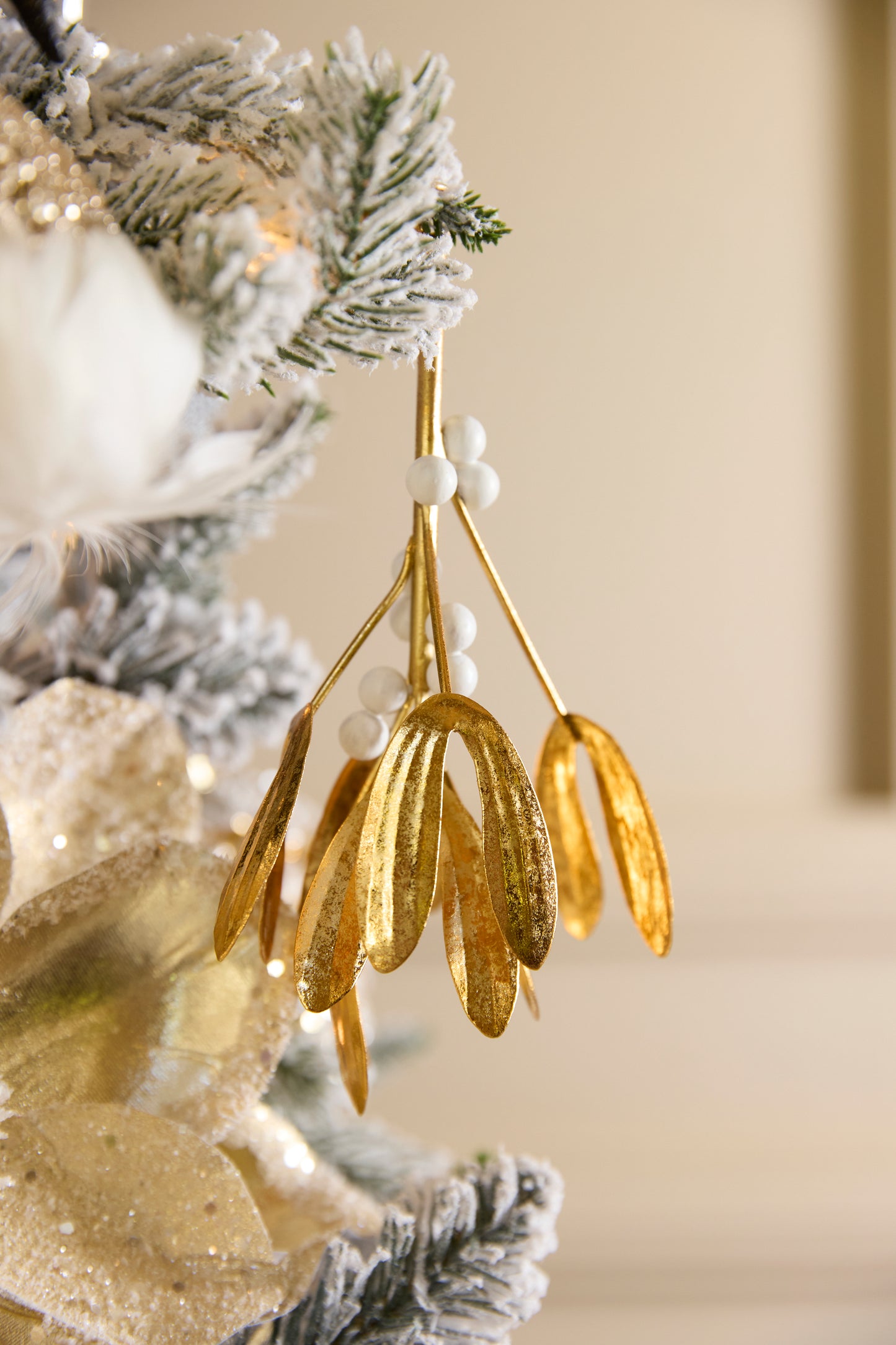 Metallic Gold Mistletoe Bunch