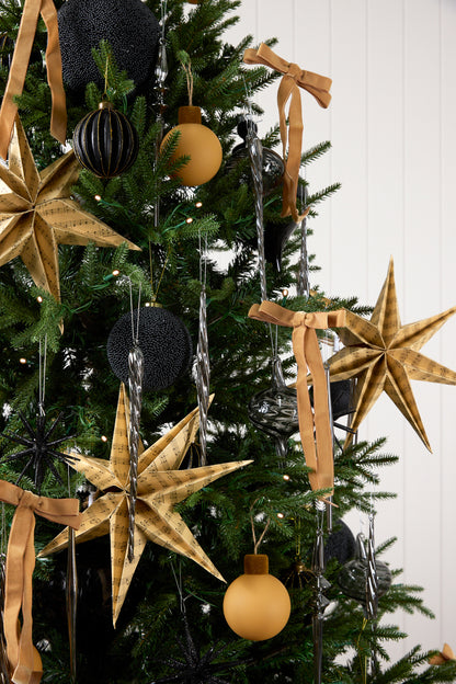 Minimal Ornament Package 7.5Ft / 8Ft