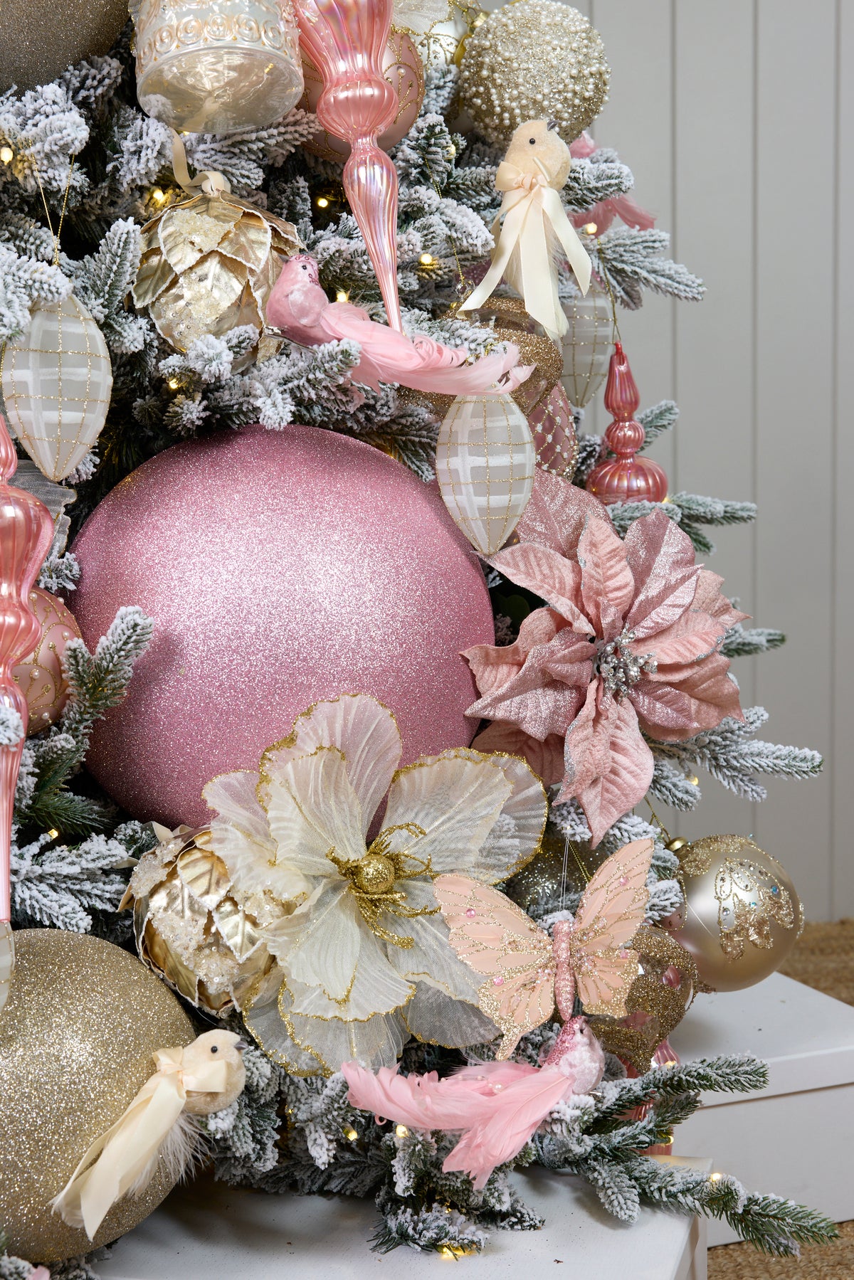 Rosé Reverie Ornament Package 7.5FT - 8FT