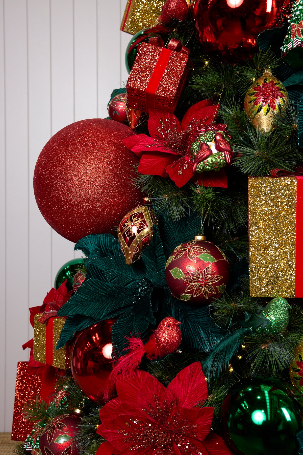 Royal Traditions Ornament Package - 5.5FT - 6FT