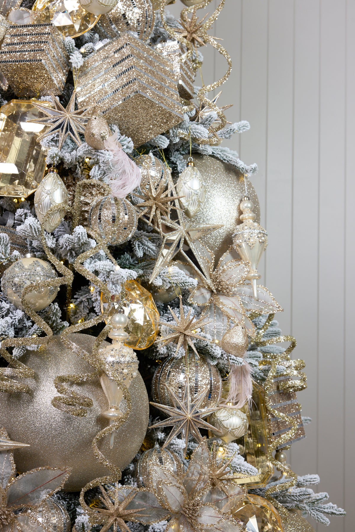 Champagne Whisper Ornament Package - 5.5FT - 6FT