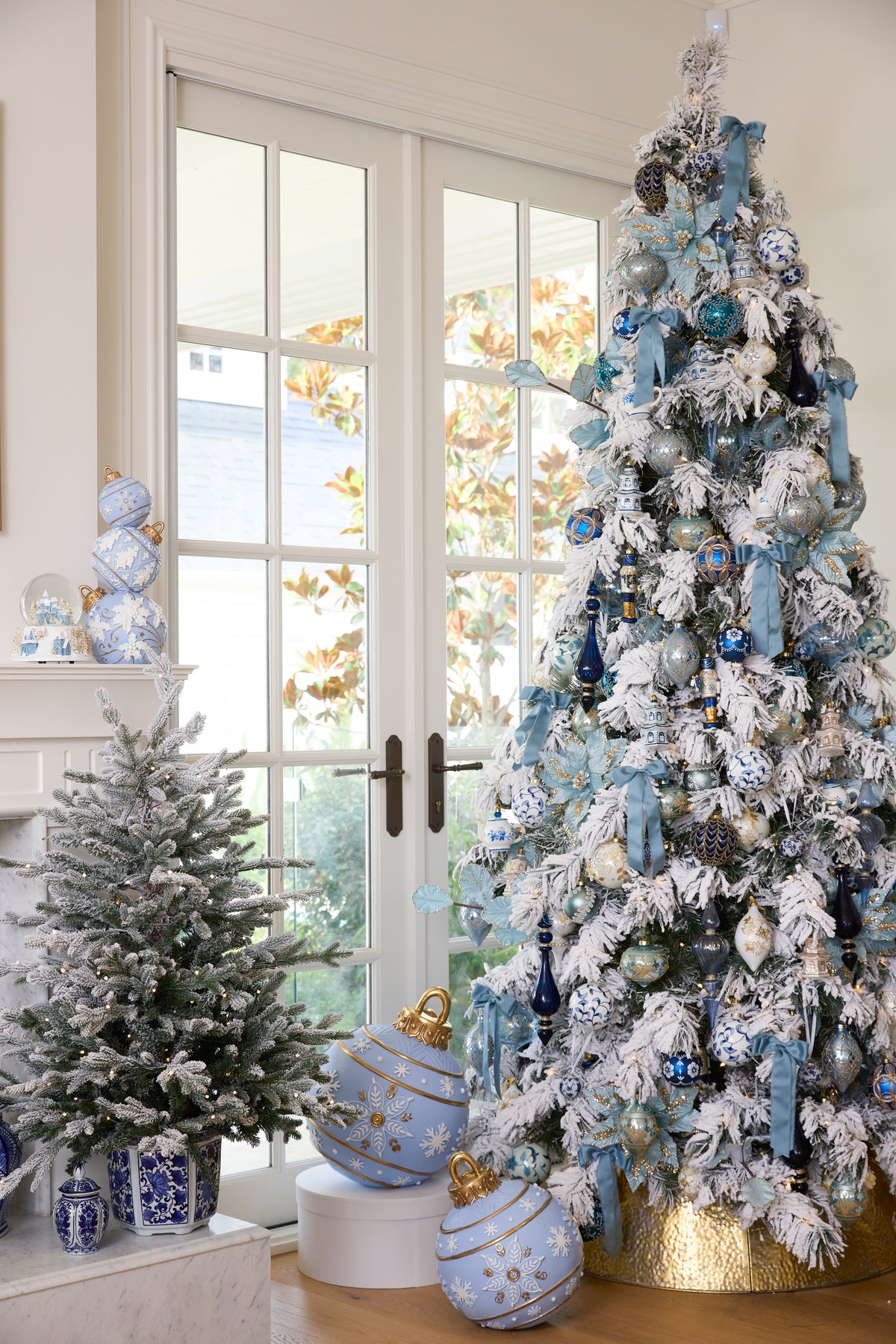 Bauble Stack 41 CM BLUE AND WHITE SNOWFLAKE BAUBLE STACK – Holly & Ivy