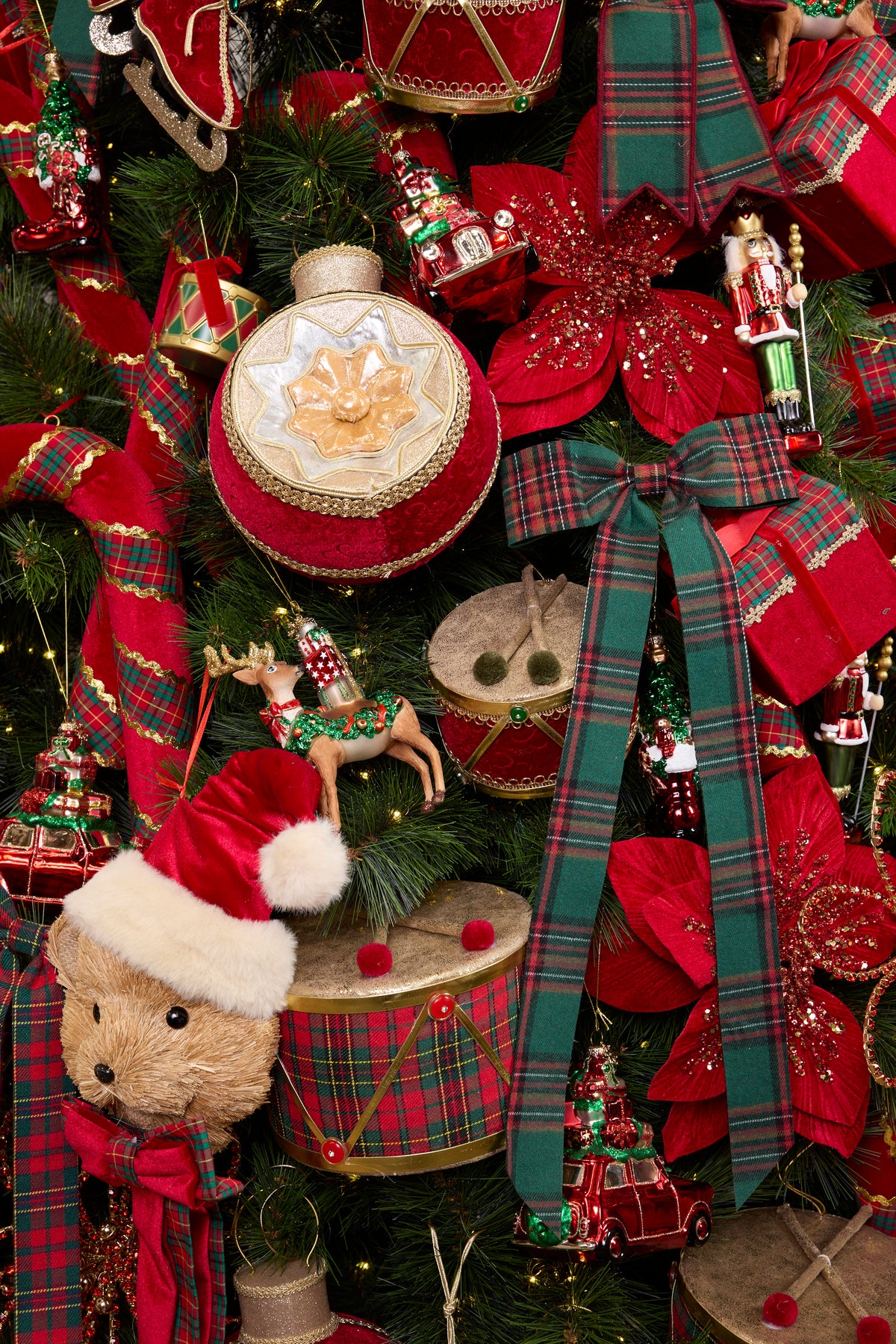 The Grand Toy Shoppe Ornament Package - 5.5FT - 6FT