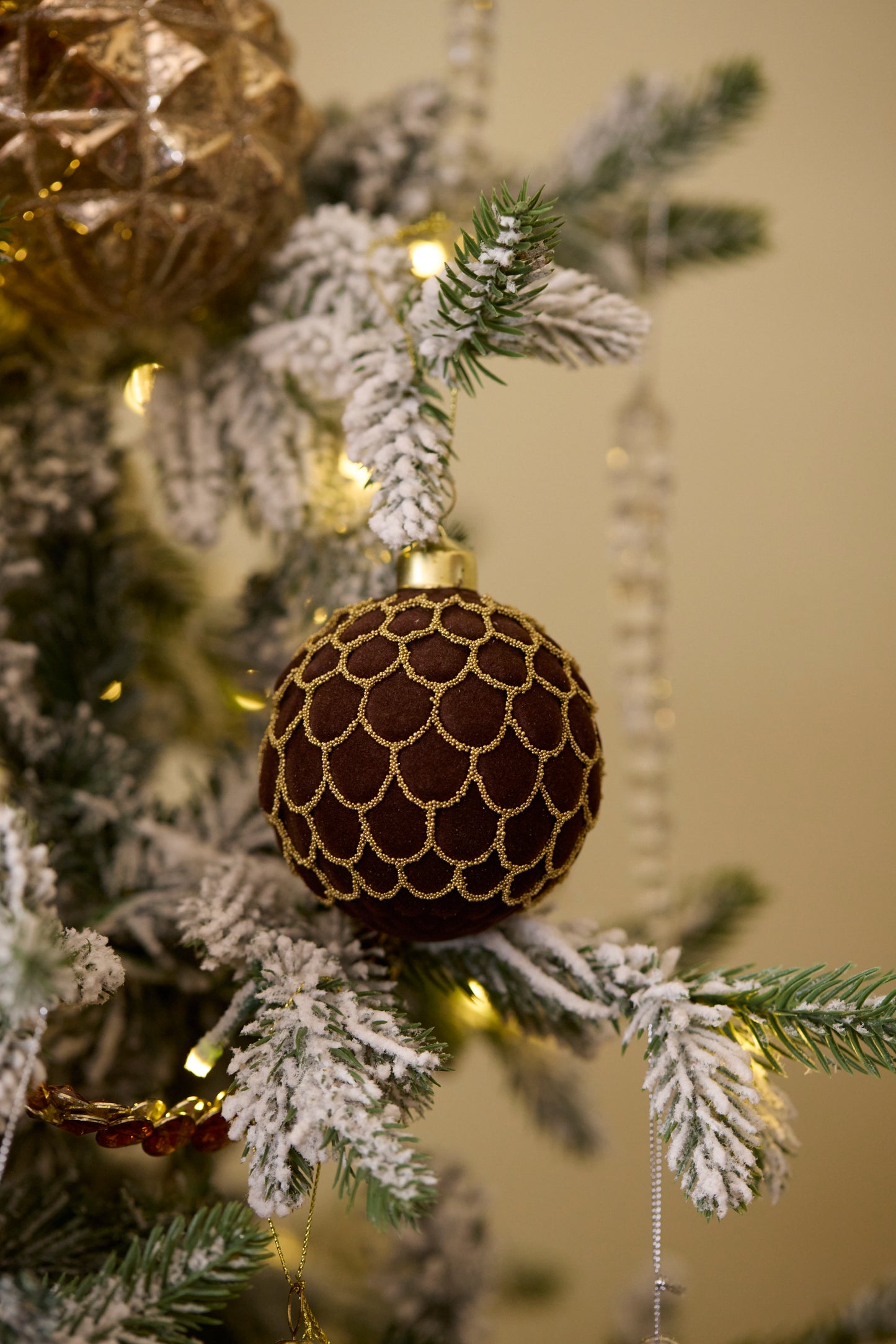 Brown Scalloped Velvet Bauble