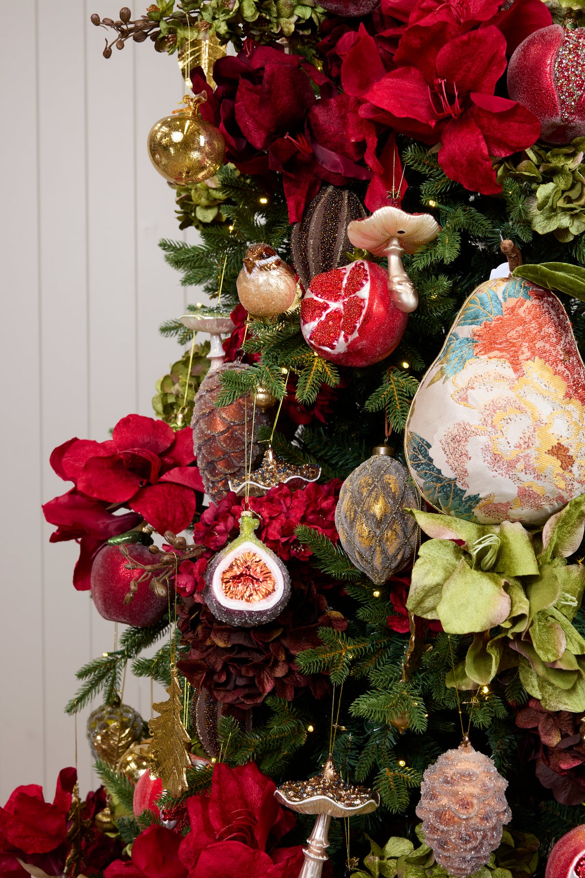 In a Pear Tree Ornament Package - 5.5FT - 6FT
