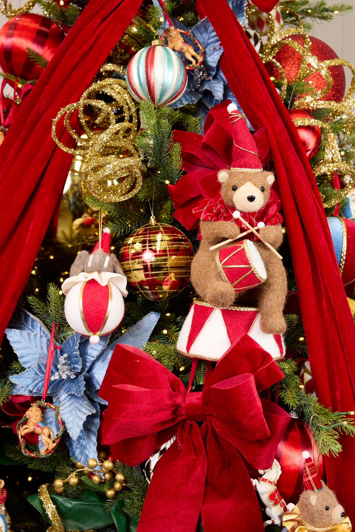 Holiday Carousel Ornament Package - 7.5FT - 8FT