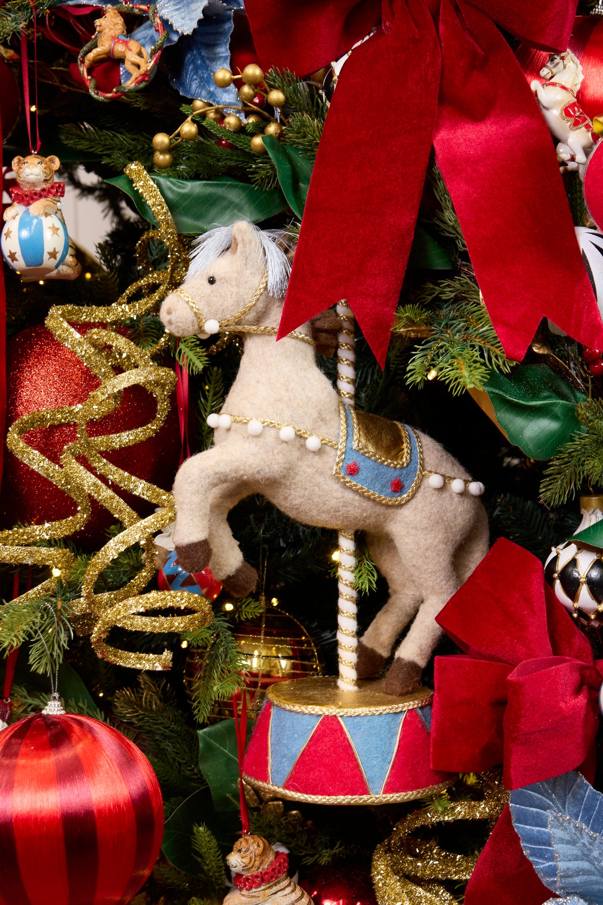 Holiday Carousel Ornament Package - 5.5FT - 6FT