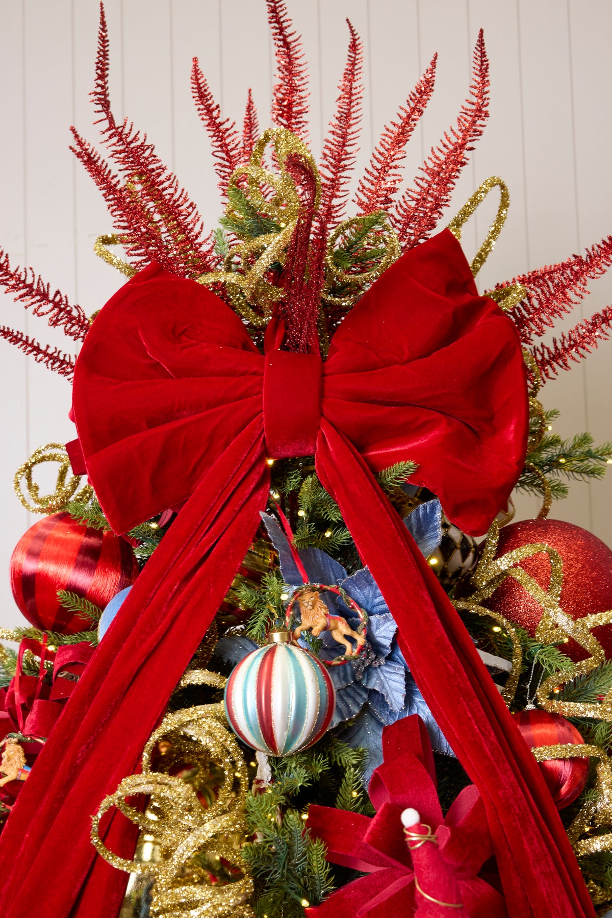 Holiday Carousel Ornament Package - 7.5FT - 8FT