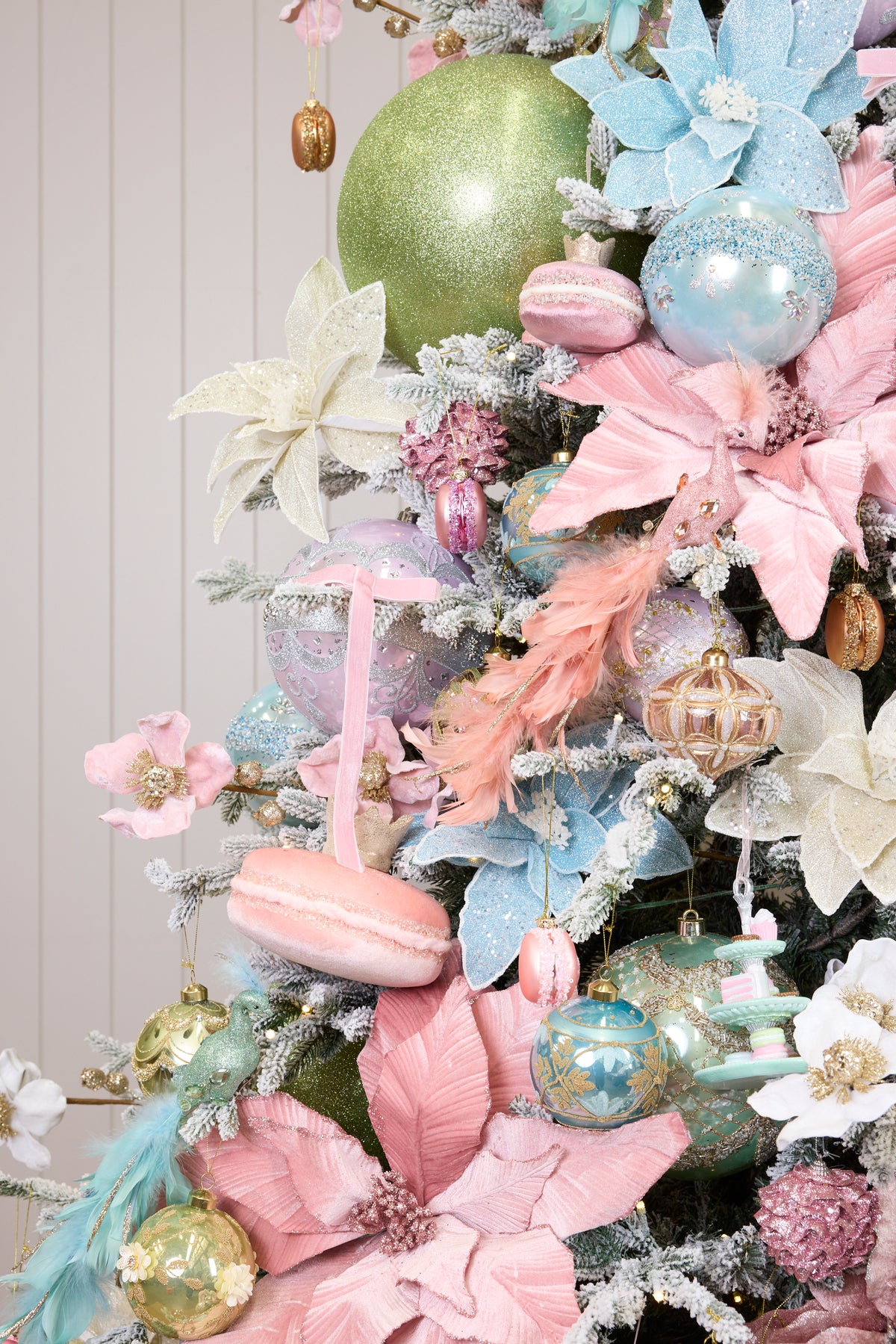 Patisserie Lane Ornament Package - 7.5FT - 8FT