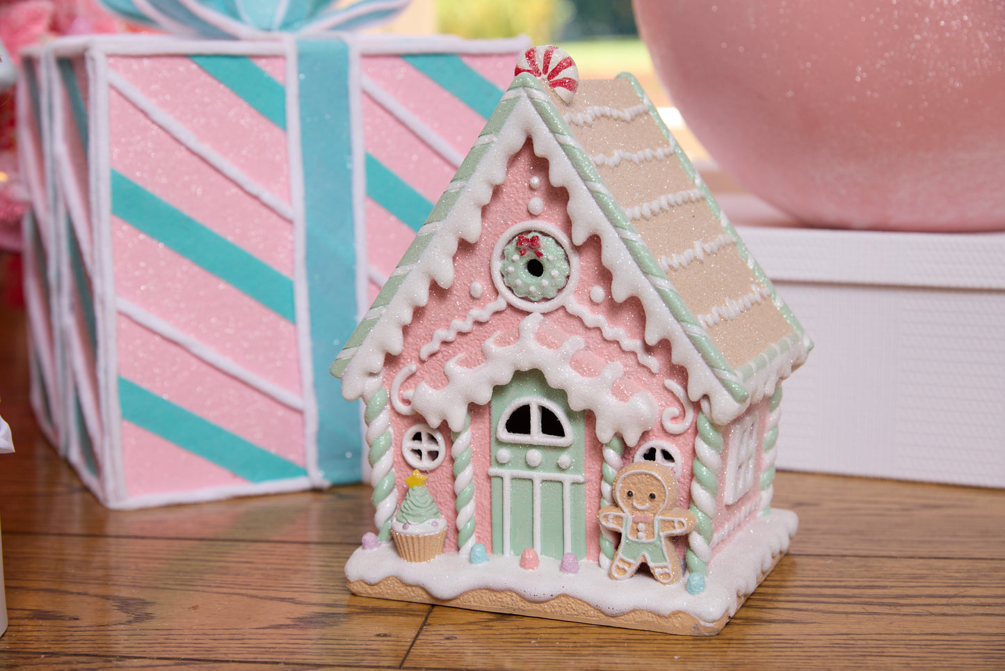 Led Pastel Piped Gingerbread House