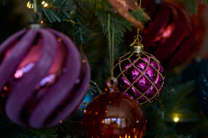 Magenta Quilted Bauble